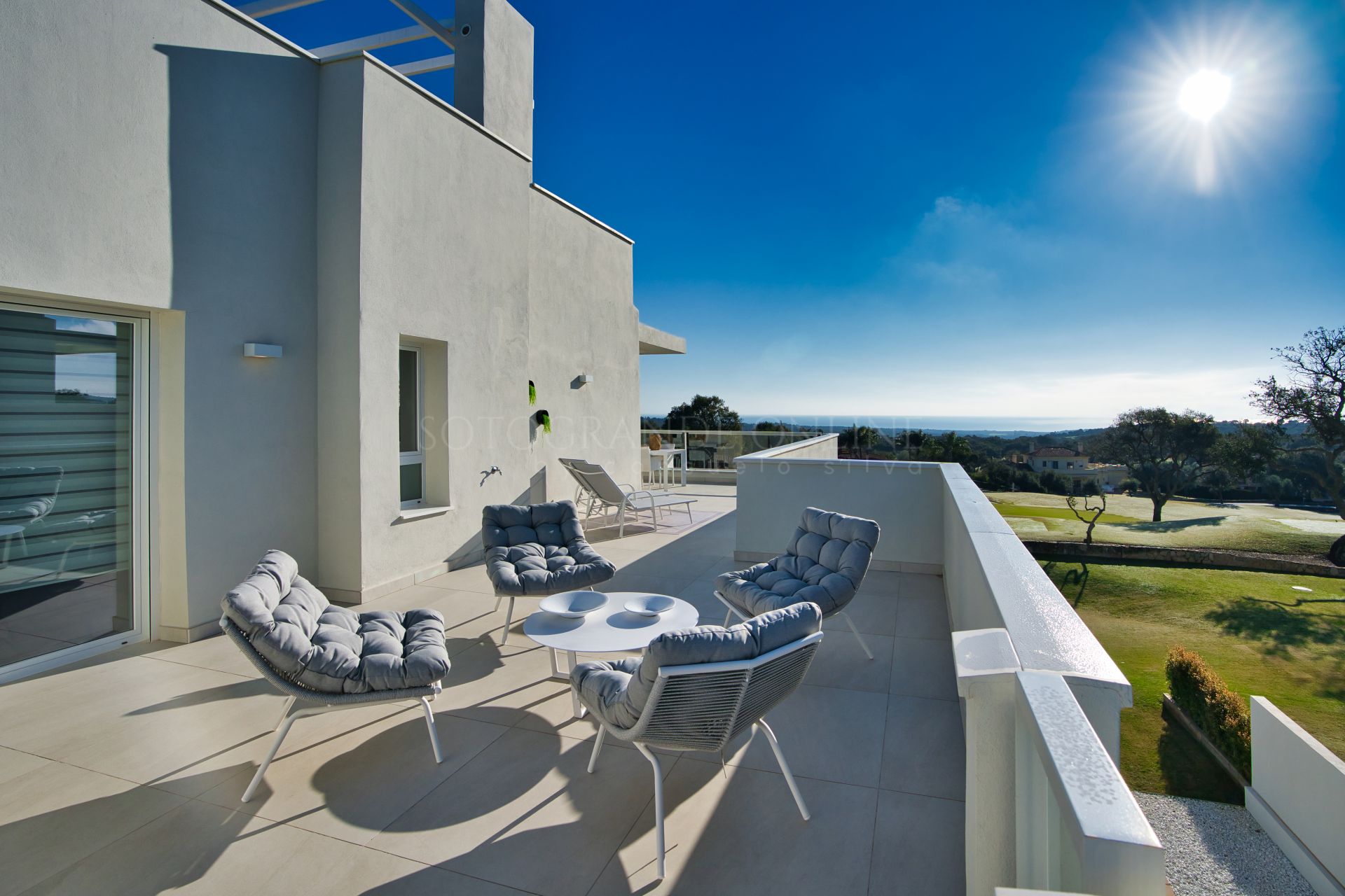 Phase II Urban development in a privileged environment in San Roque Club. 3 bedroom duplex penthouse