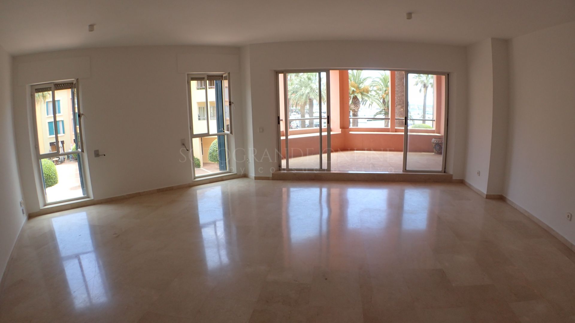 Wohnung zu verkaufen in Sotogrande Puerto Deportivo