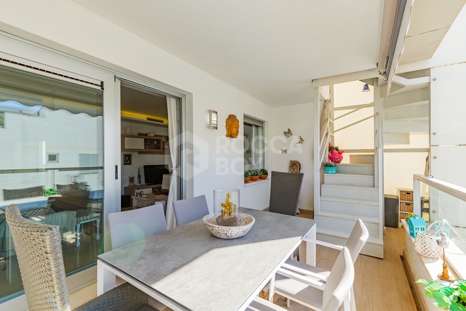 Penthouse with solarium on San Pedro Beach