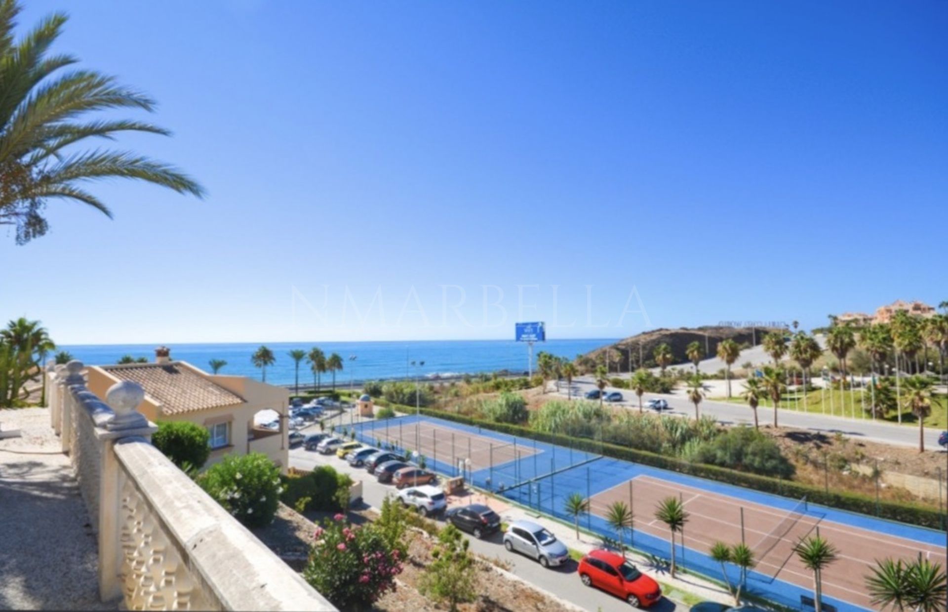 Земельный участок с панорамным видом на море на продажу в Эль Фаро