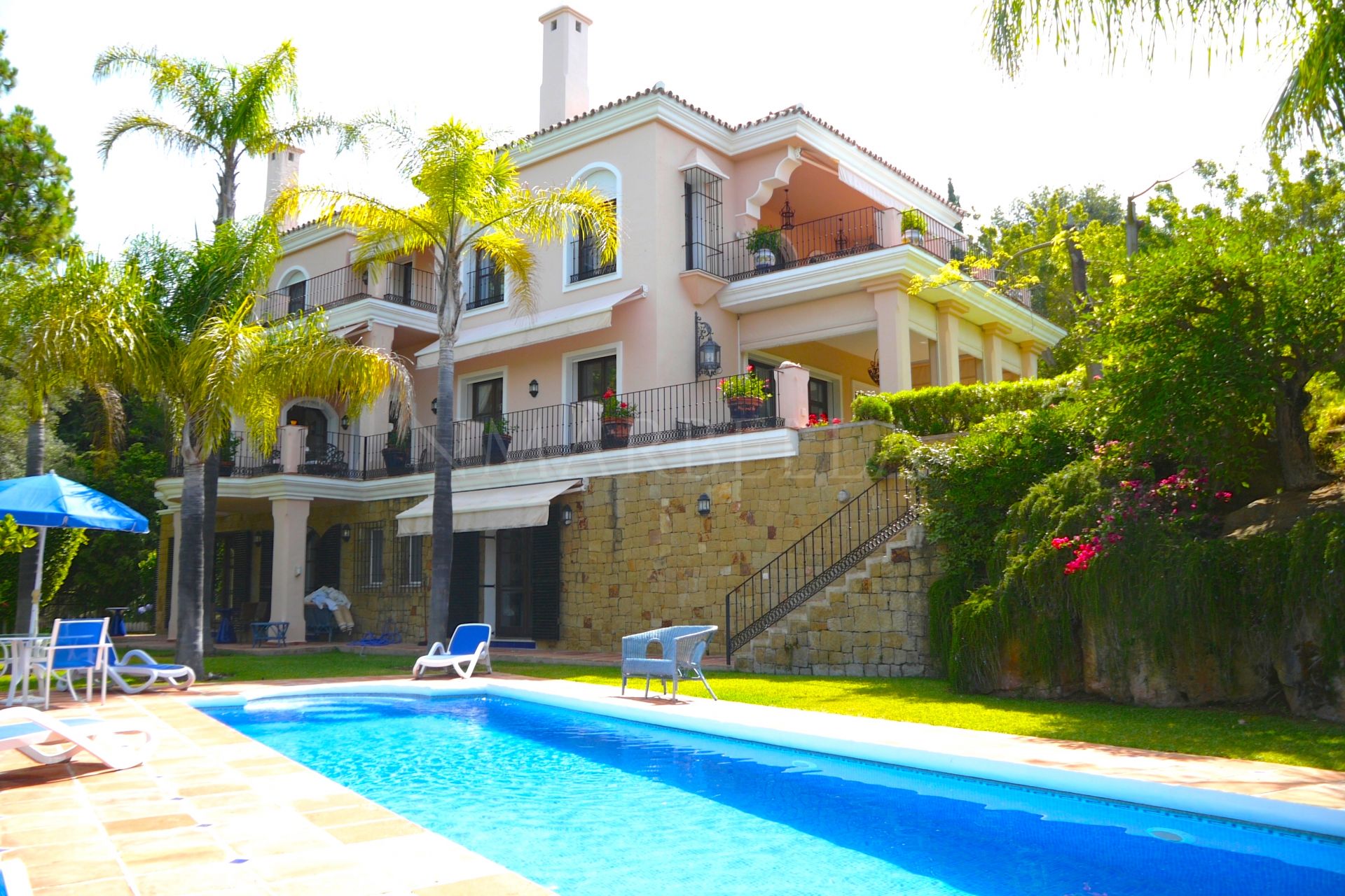 Villa en venta en Rio Real Marbella Este