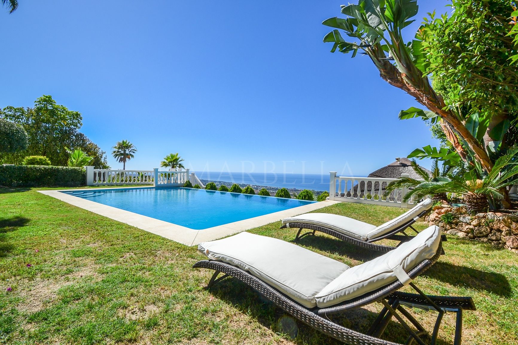Villa en venta en Altos de los Monteros, Marbella Este