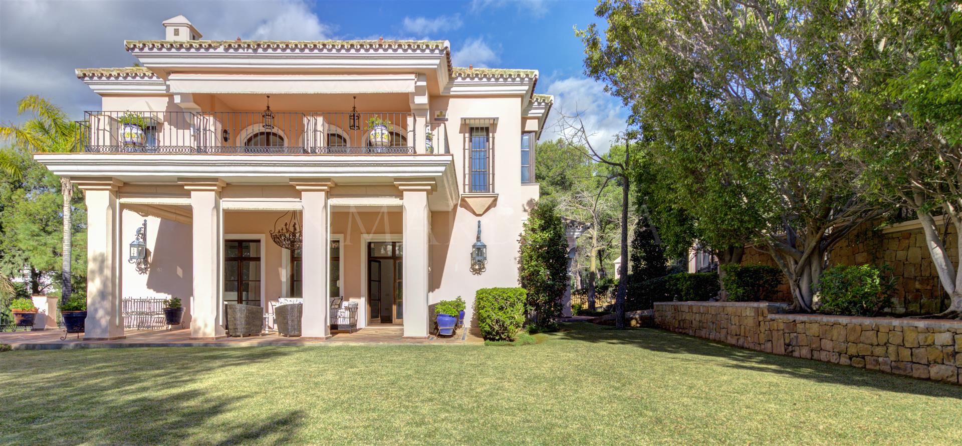 Villa for sale in Rio Real Marbella East