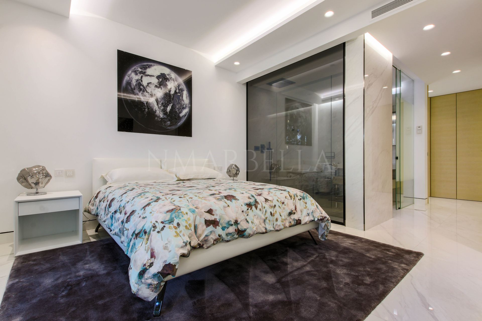Ground floor 4 bedroom apartment for sale in Emare, New Golden Mile, Estepona