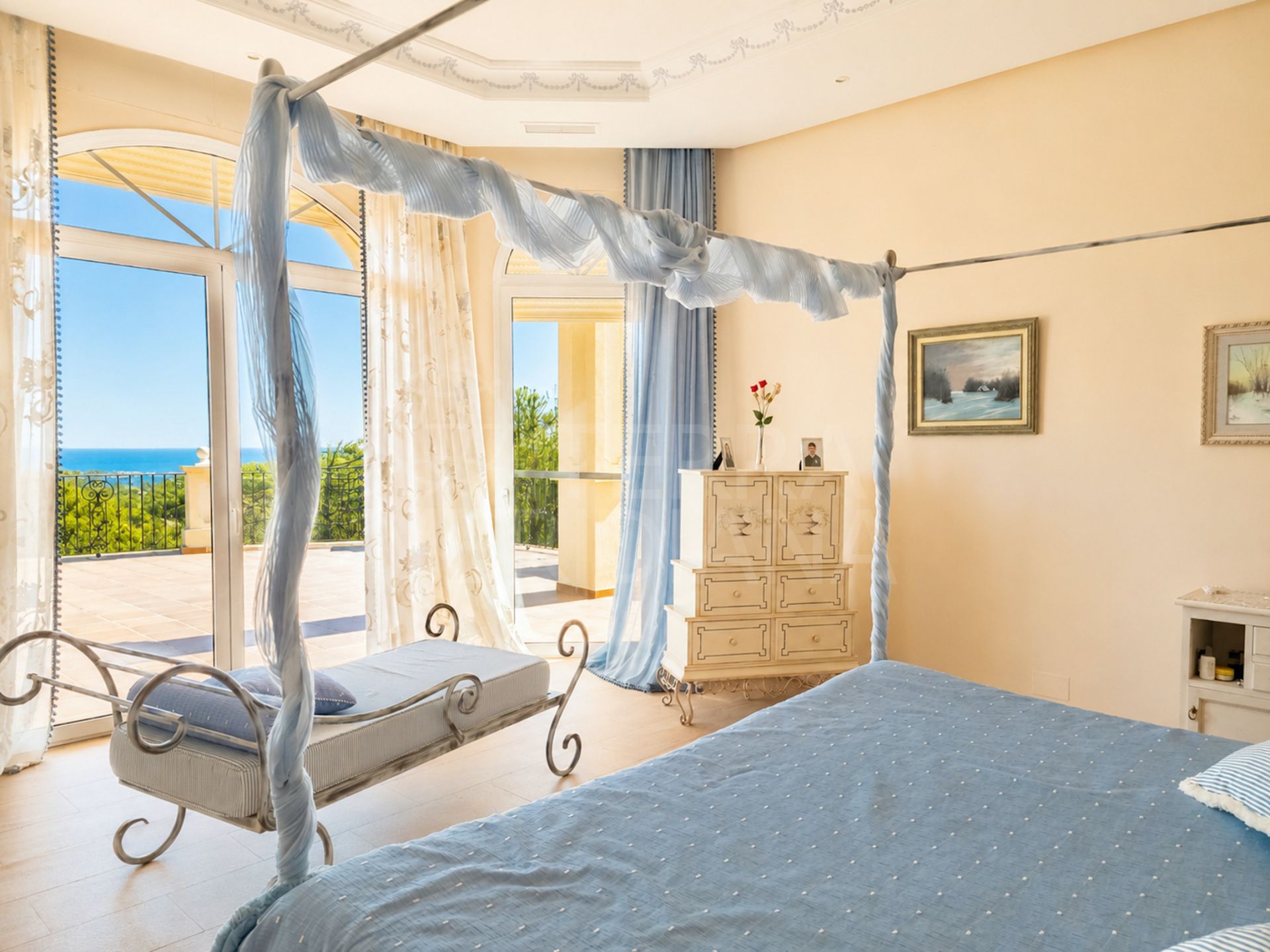 Villa in Estepona