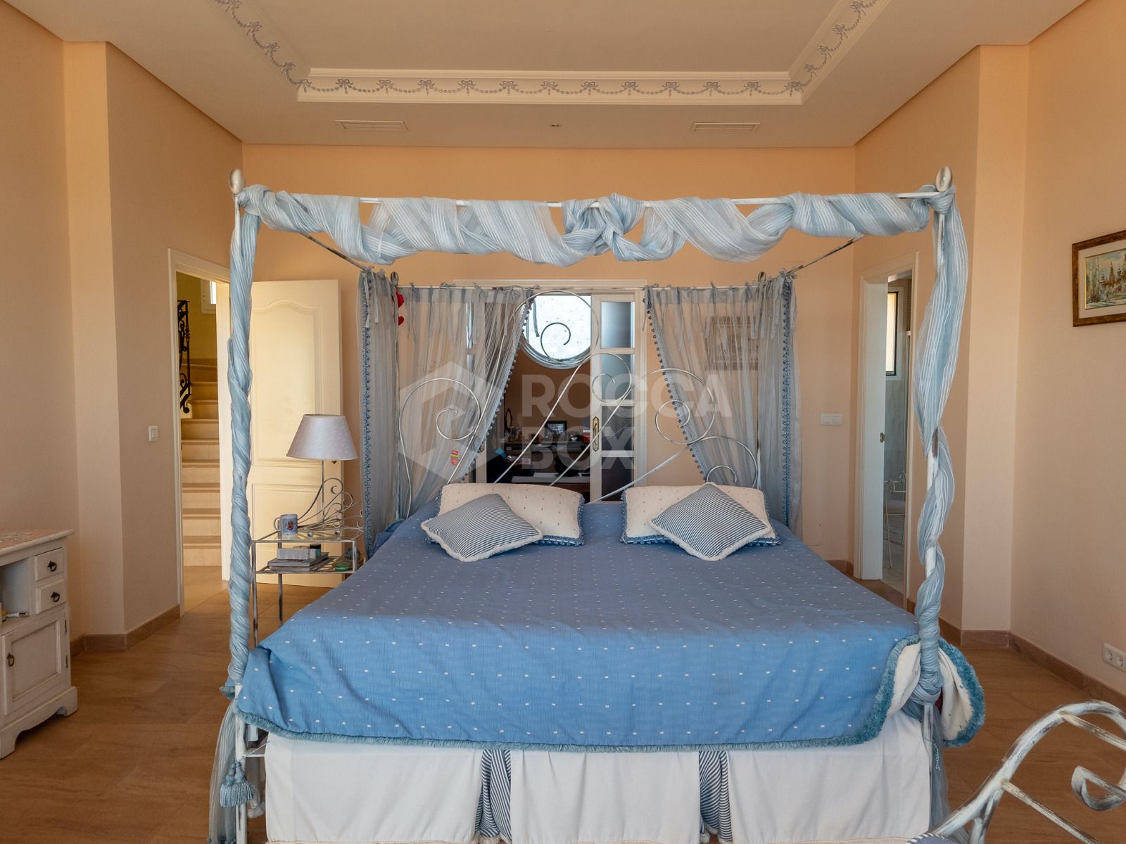 Country estate for sale in Estepona