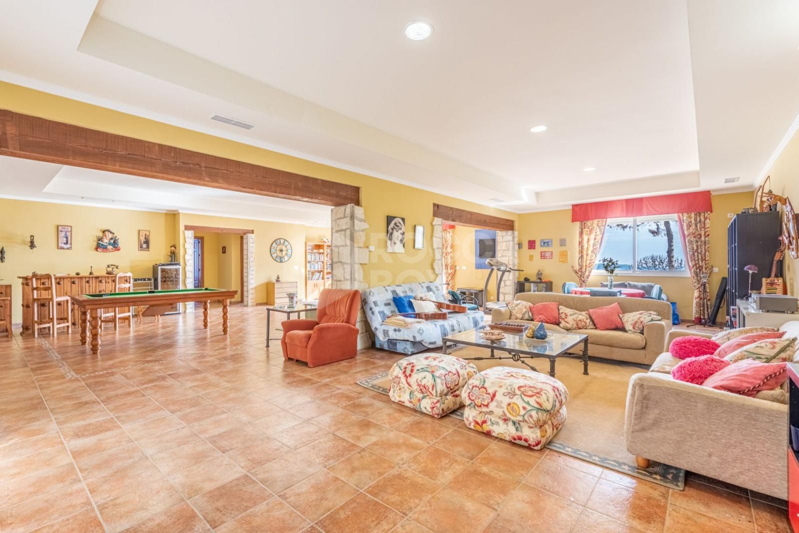 Country estate for sale in Estepona