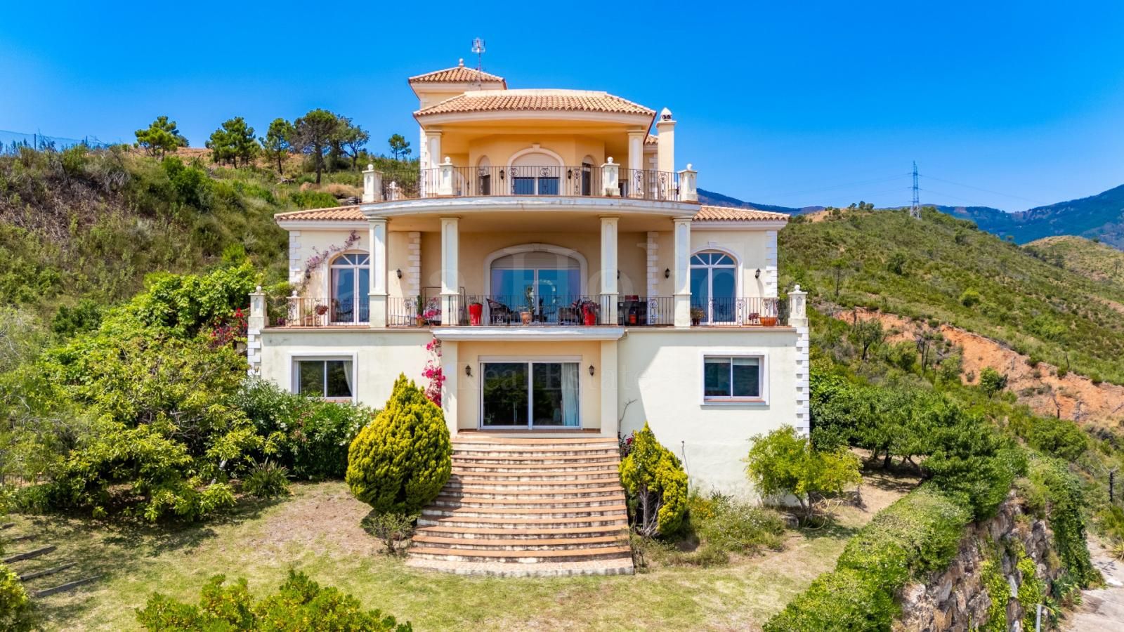 Villa in Estepona