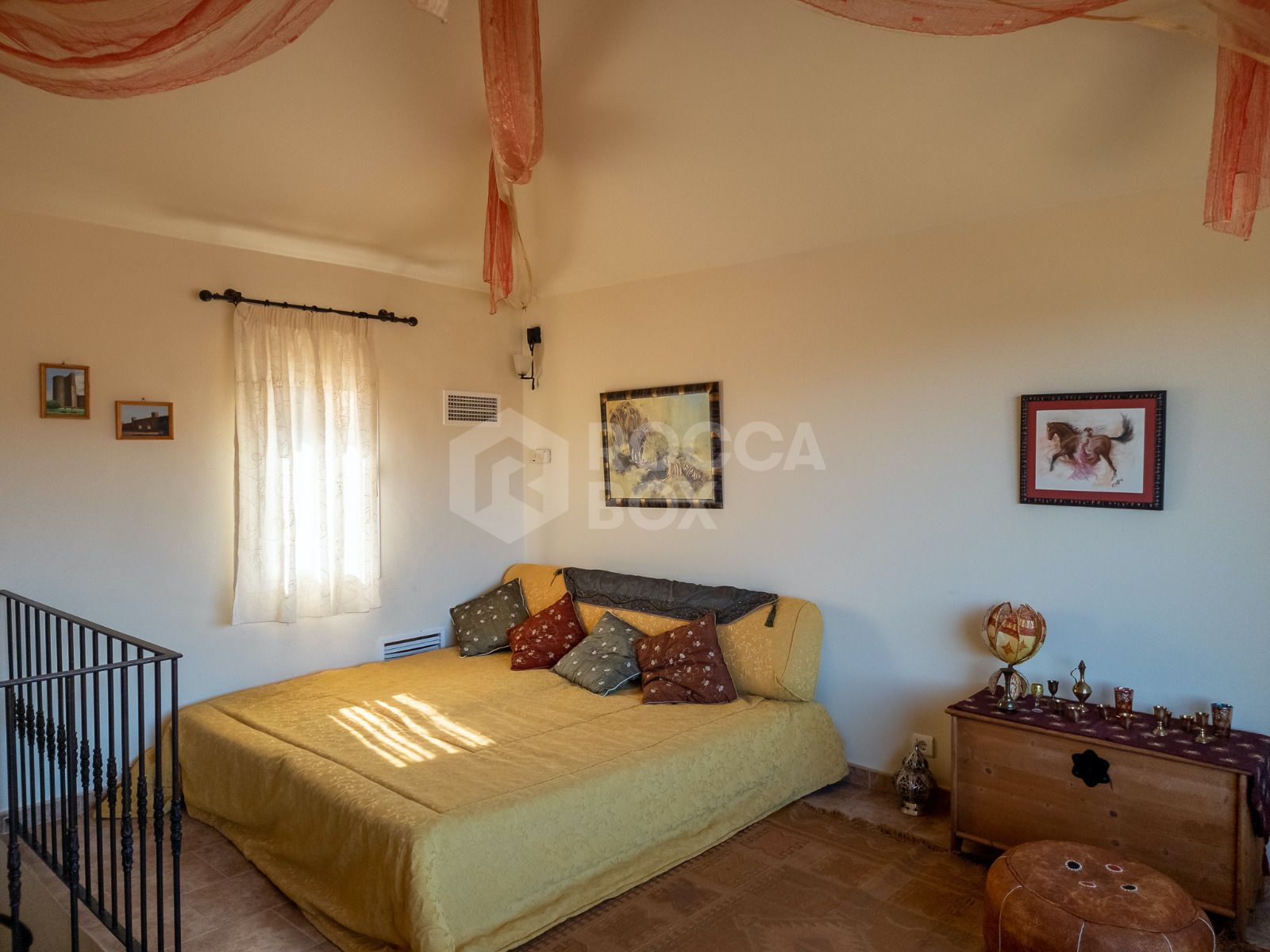 Country estate for sale in Estepona