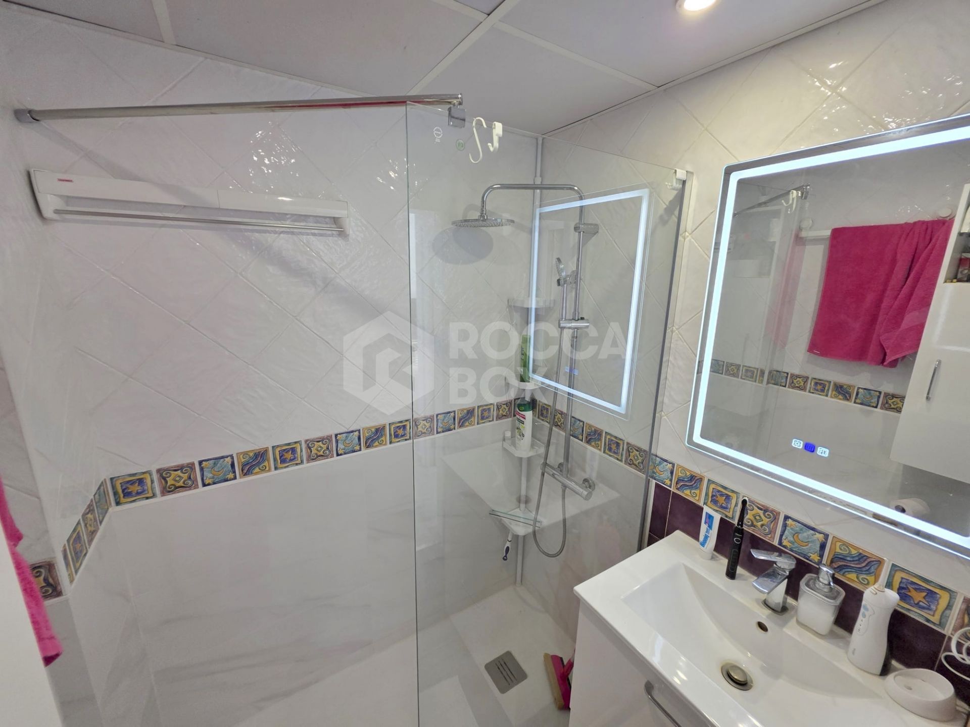 Exclusive Seafront Apartment with Stunning Sea Views for sale In Sabinillas