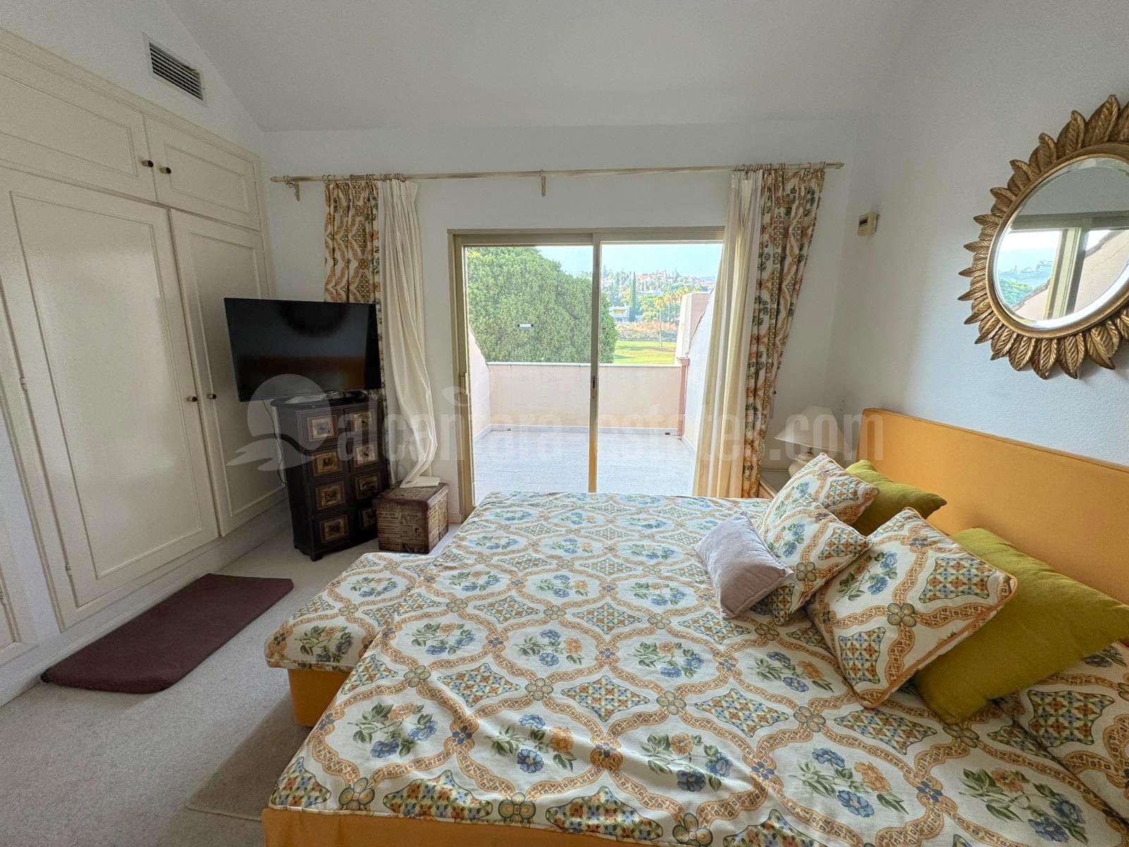 Duplex en Country Club Las Brisas, Marbella