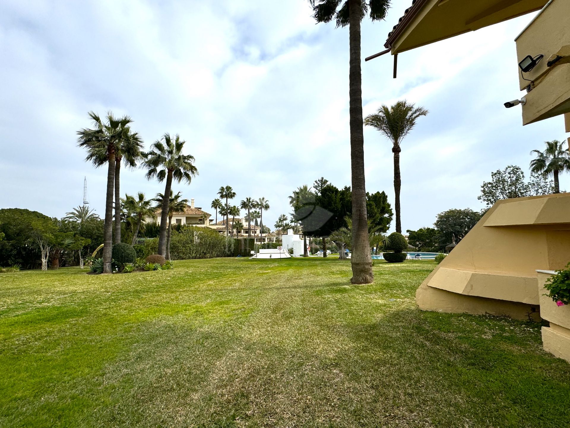 Duplex in Country Club Las Brisas, Marbella