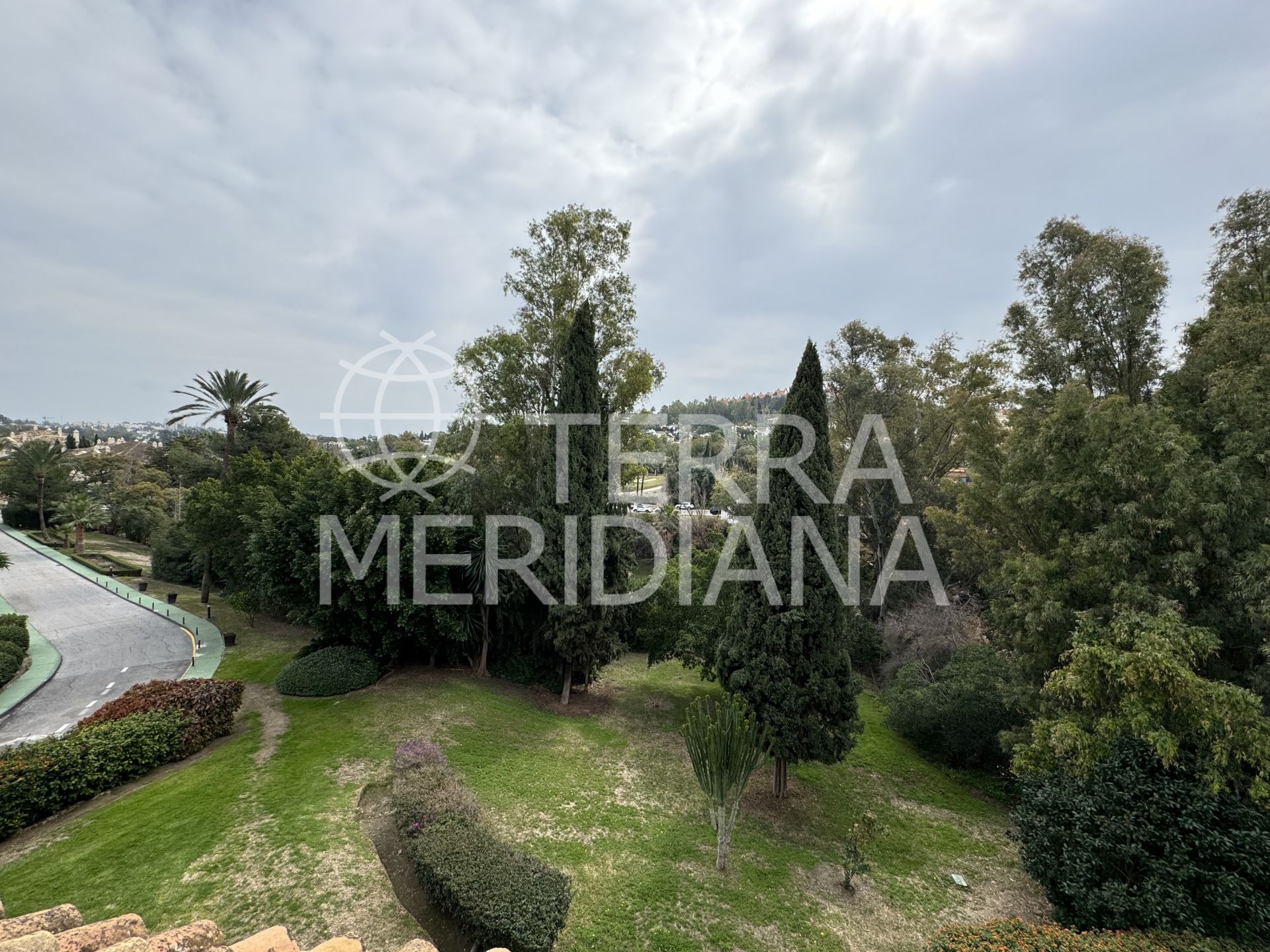 Duplex in Country Club Las Brisas, Marbella