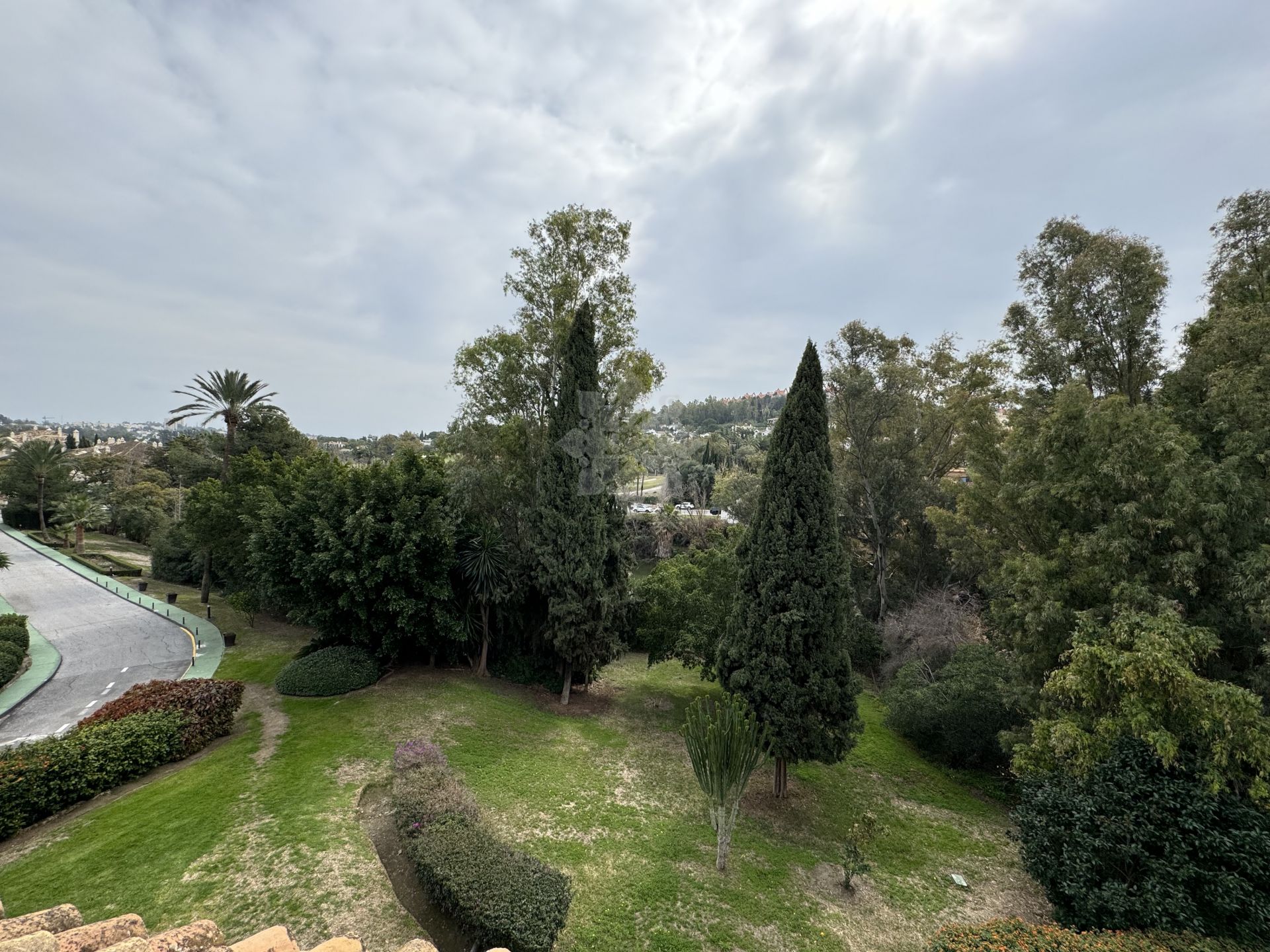 Duplex in Country Club Las Brisas, Marbella