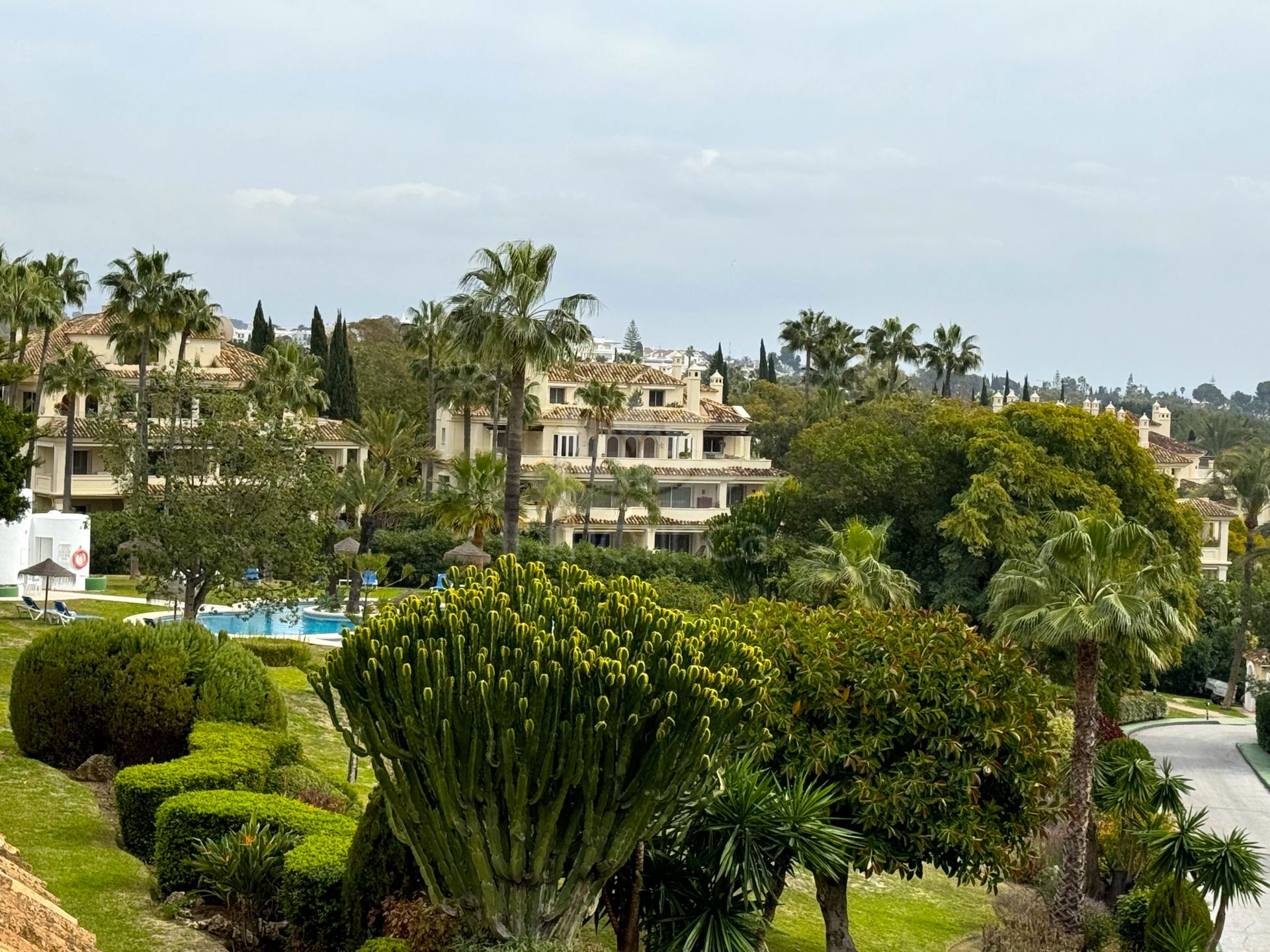 Duplex in Country Club Las Brisas, Marbella