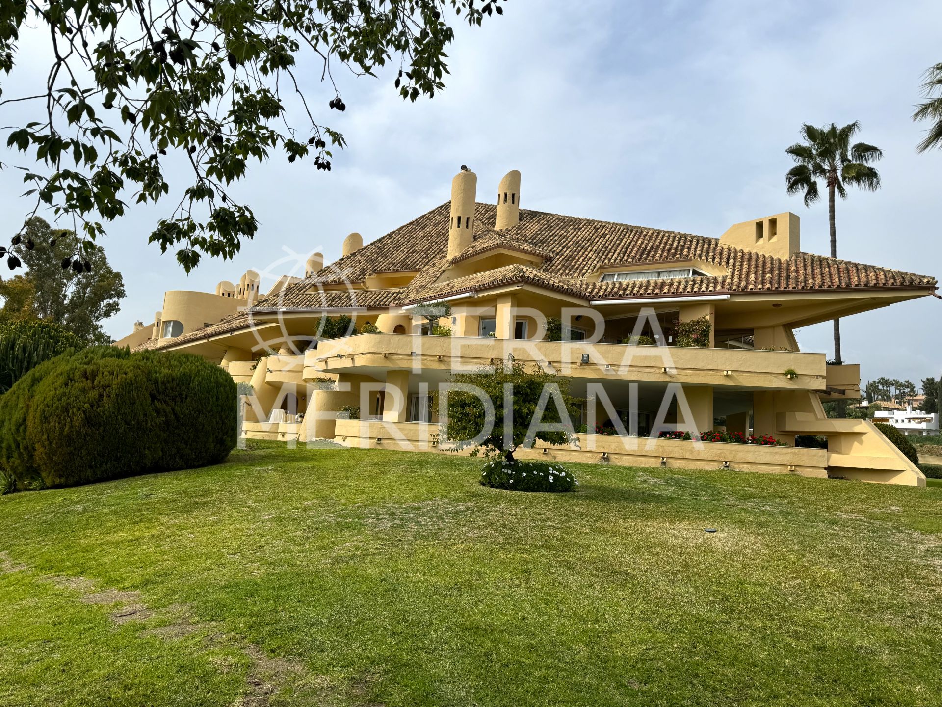 Duplex in Country Club Las Brisas, Marbella