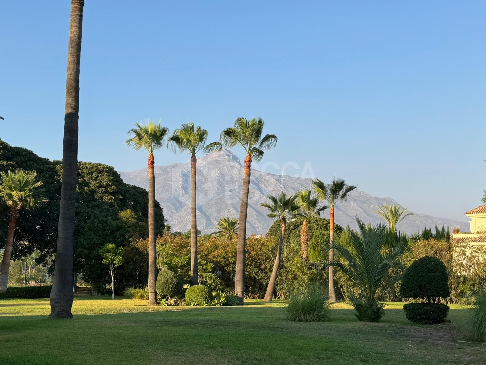 Duplex for sale in Las Brisas Country Club Nueva Andalucia