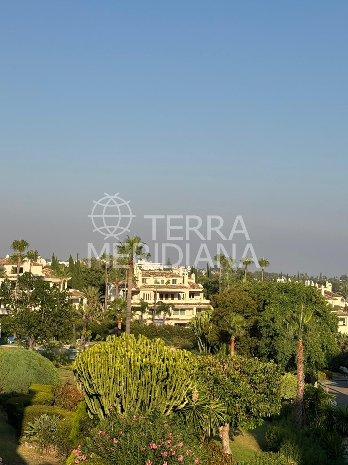 Duplex in Country Club Las Brisas, Marbella