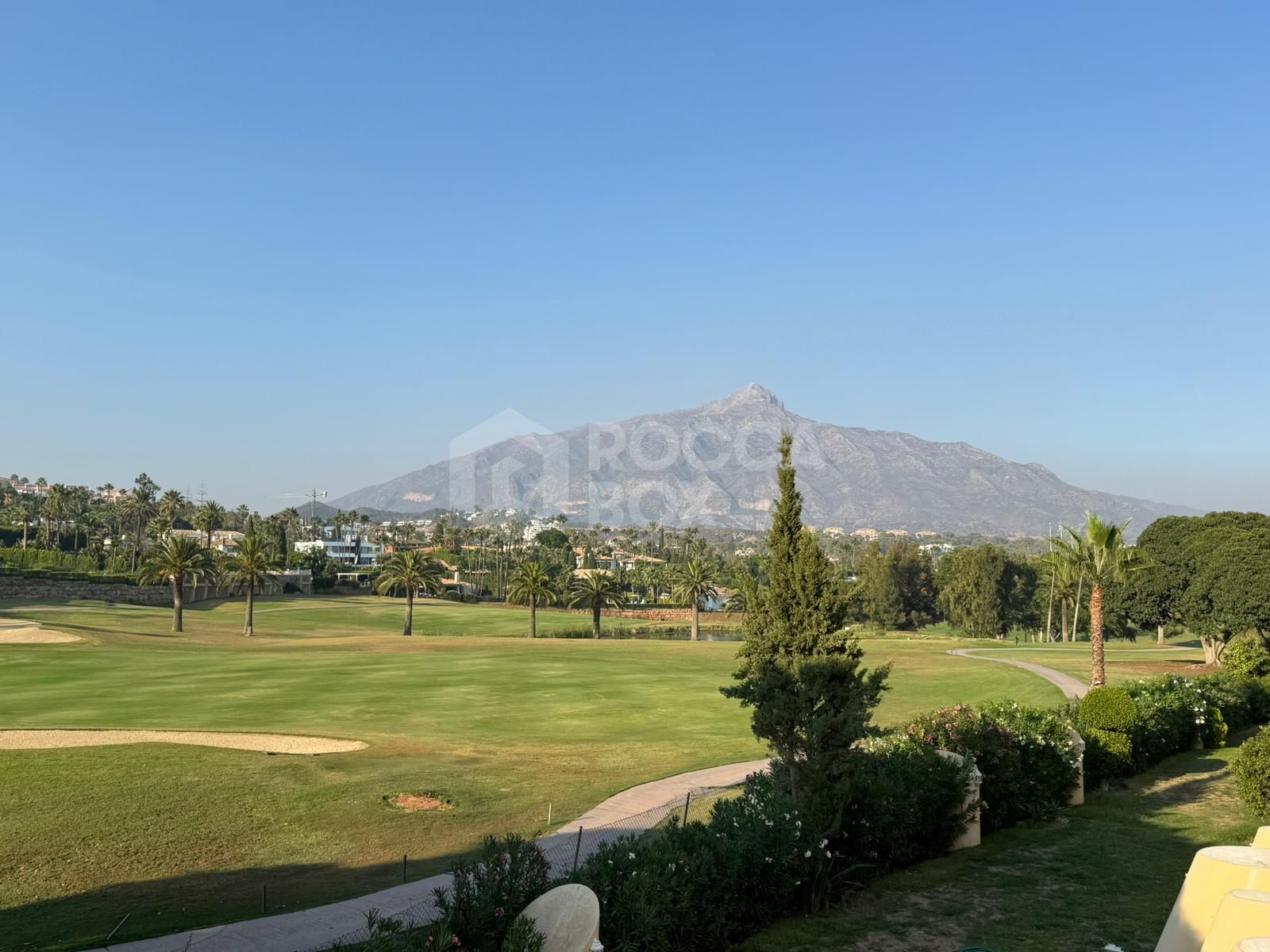 Duplex for sale in Las Brisas Country Club Nueva Andalucia
