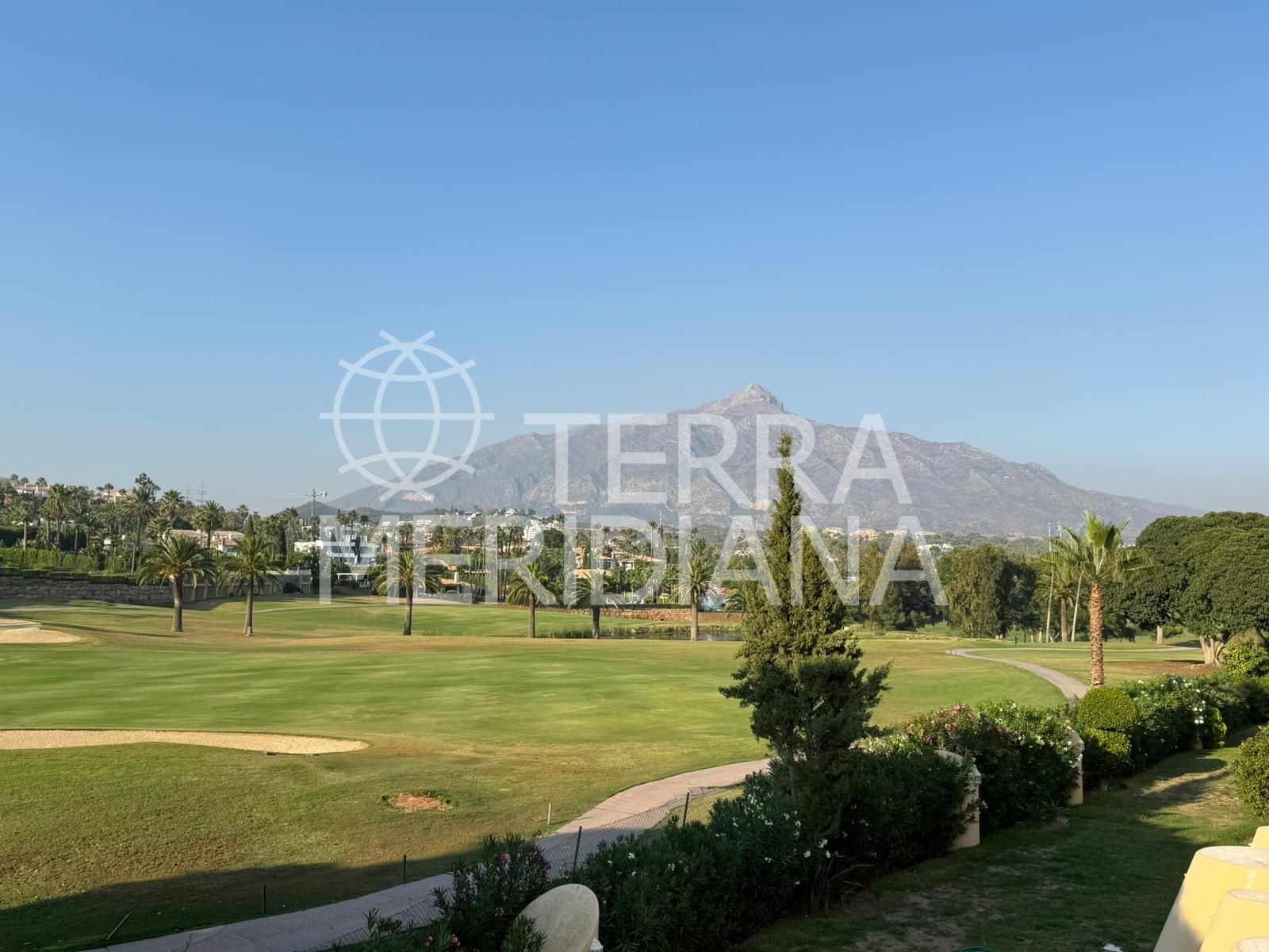 Duplex in Country Club Las Brisas, Marbella