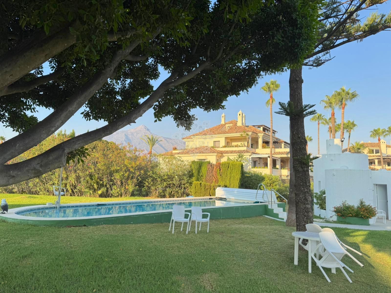 Duplex in Country Club Las Brisas, Marbella