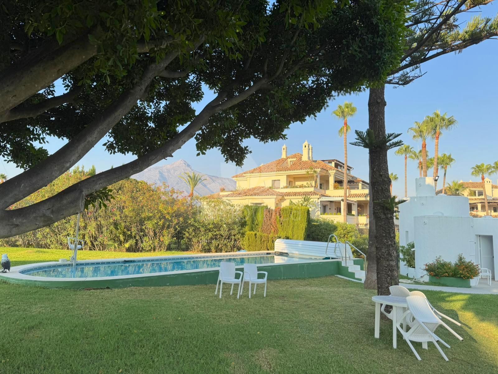 Duplex in Country Club Las Brisas, Marbella