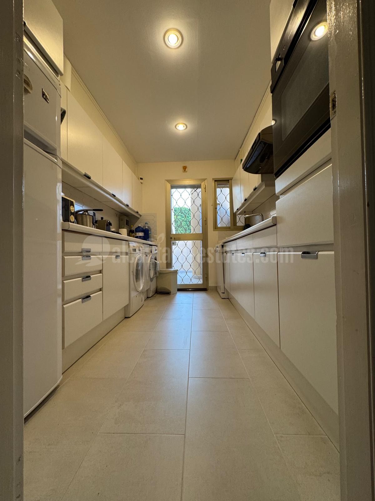 Duplex en Country Club Las Brisas, Marbella