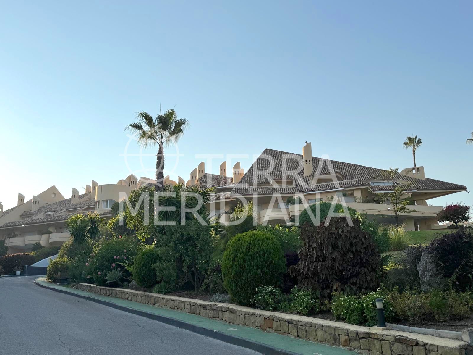 Duplex in Country Club Las Brisas, Marbella