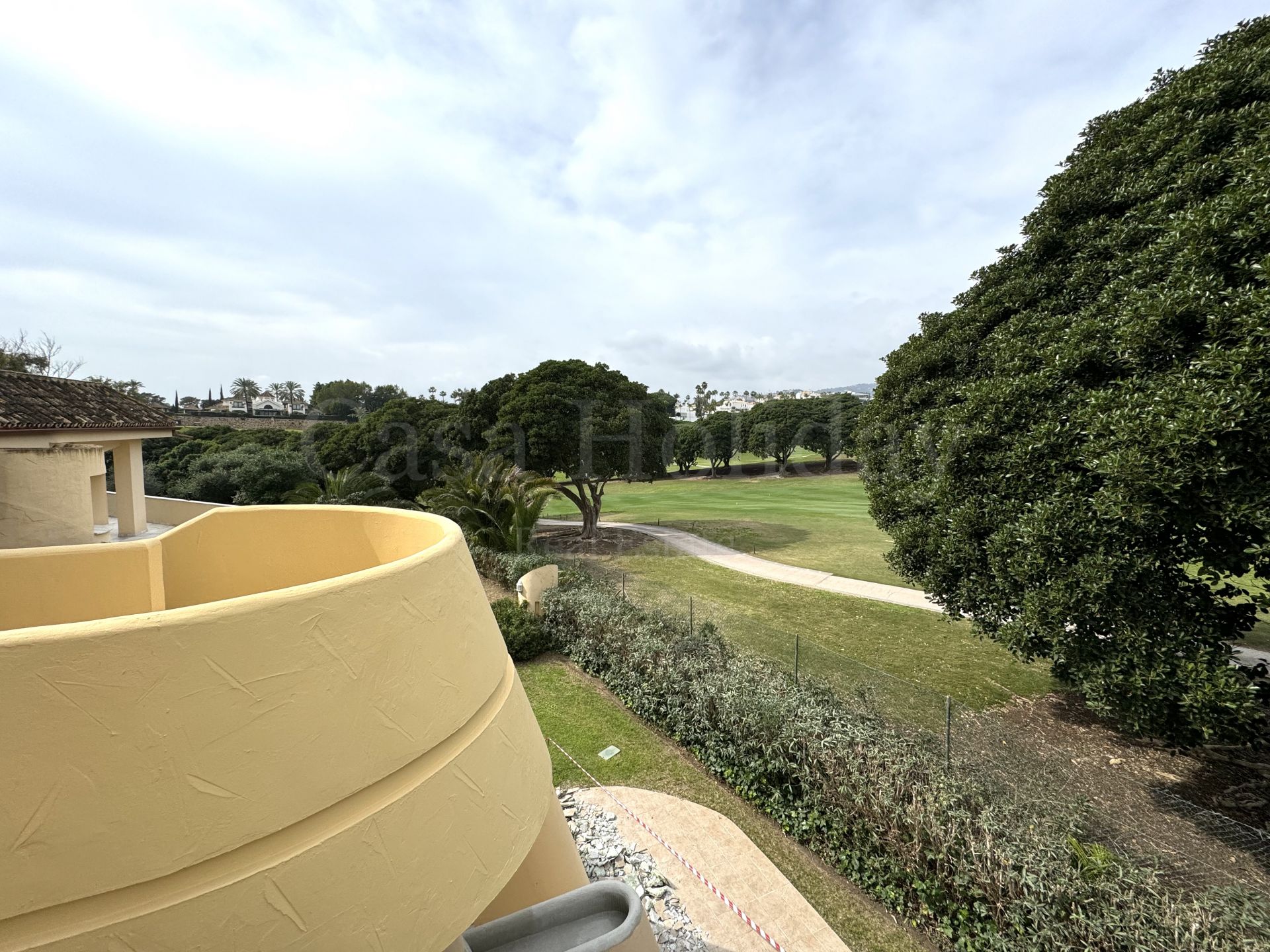 Duplex en Country Club Las Brisas, Marbella