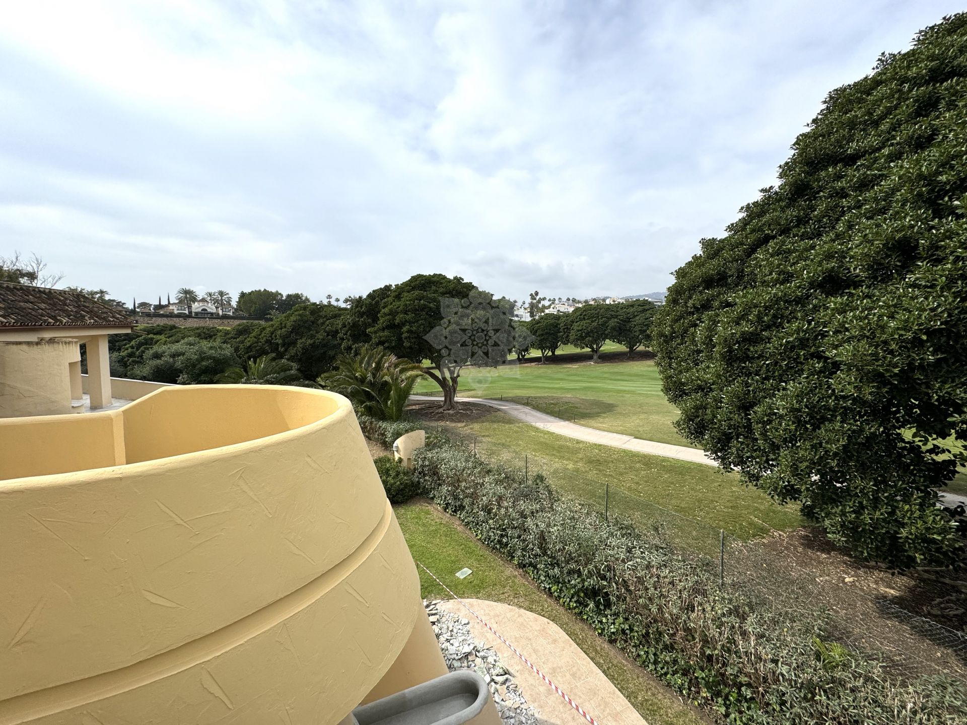 Duplex in Country Club Las Brisas, Marbella