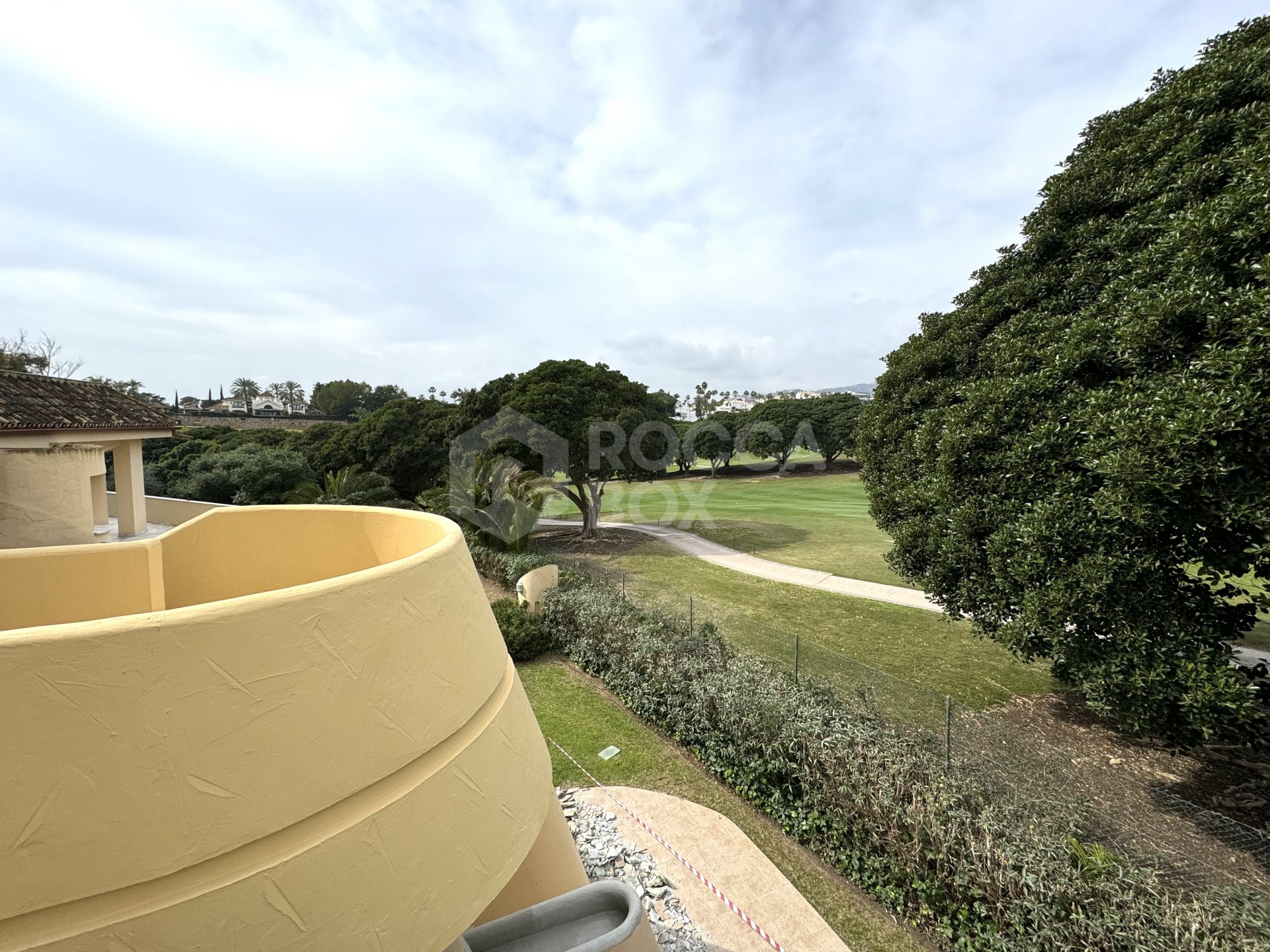 Duplex for sale in Las Brisas Country Club Nueva Andalucia