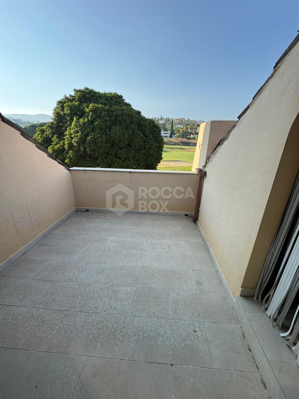 Duplex for sale in Las Brisas Country Club Nueva Andalucia