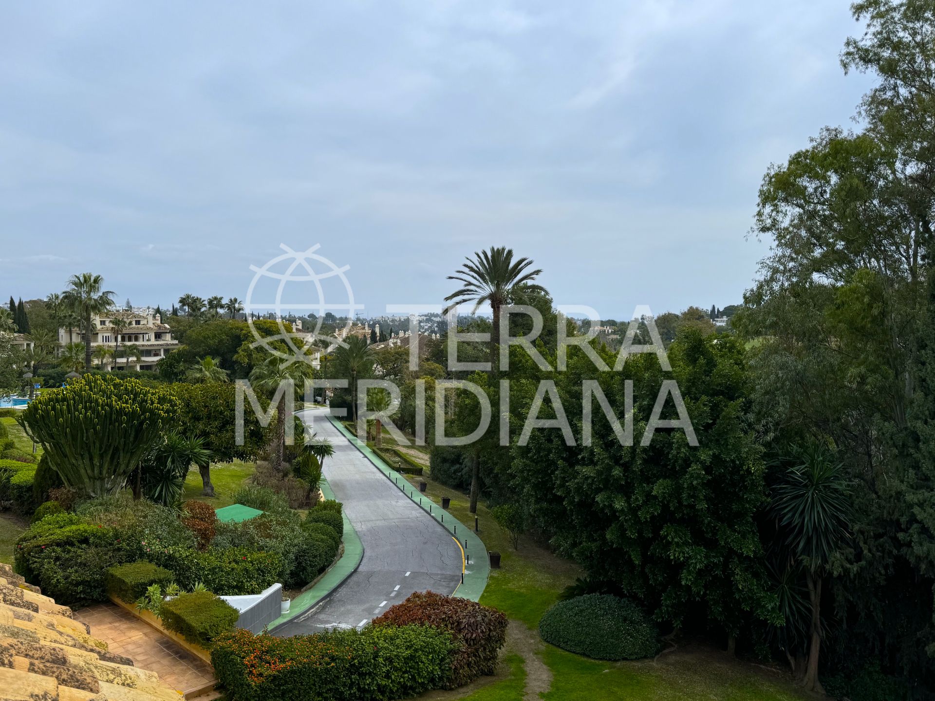 Duplex in Country Club Las Brisas, Marbella