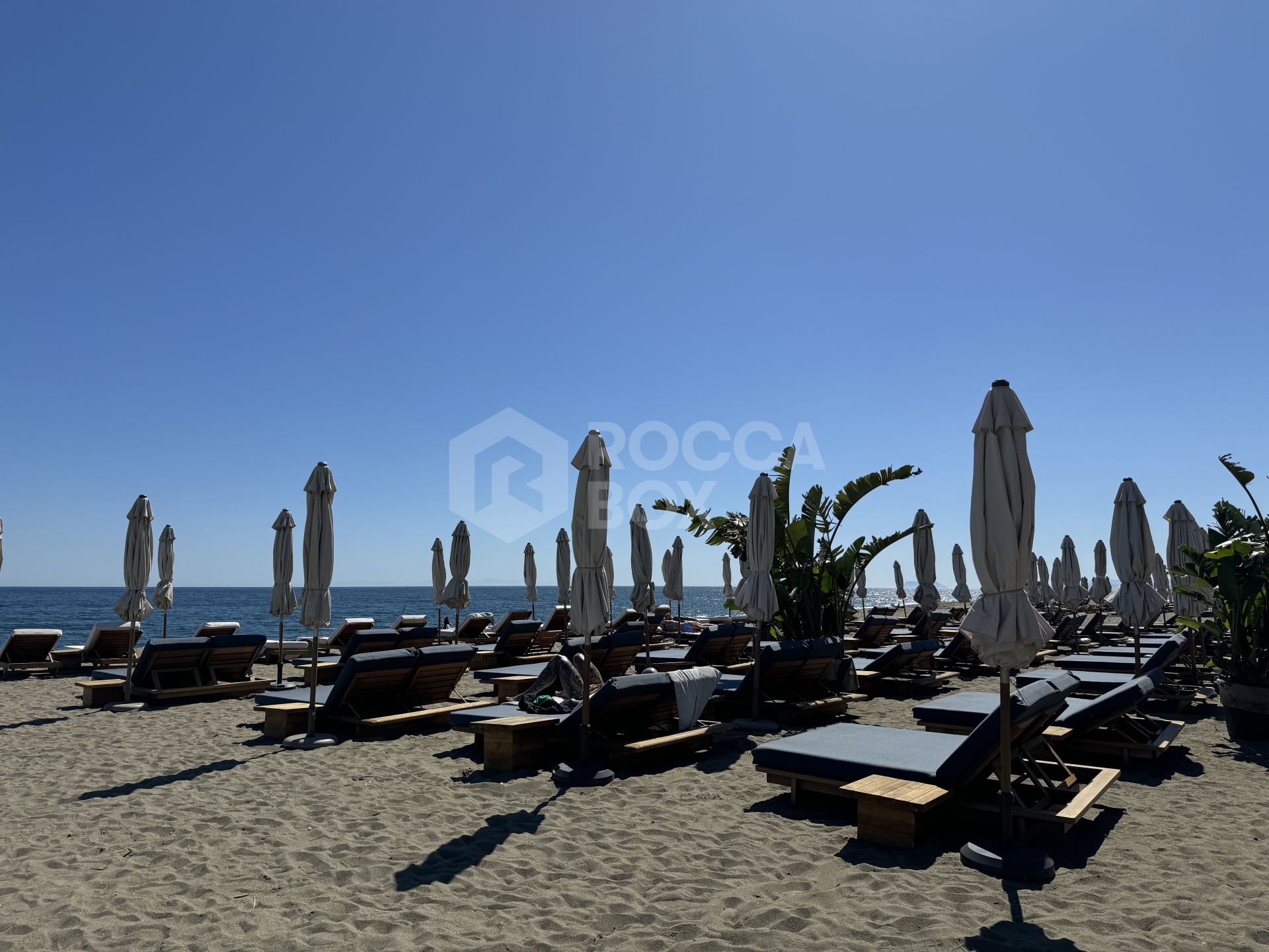 Exclusive Apartment for Sale in Costalita Urbanization, Estepona - New Golden Mile