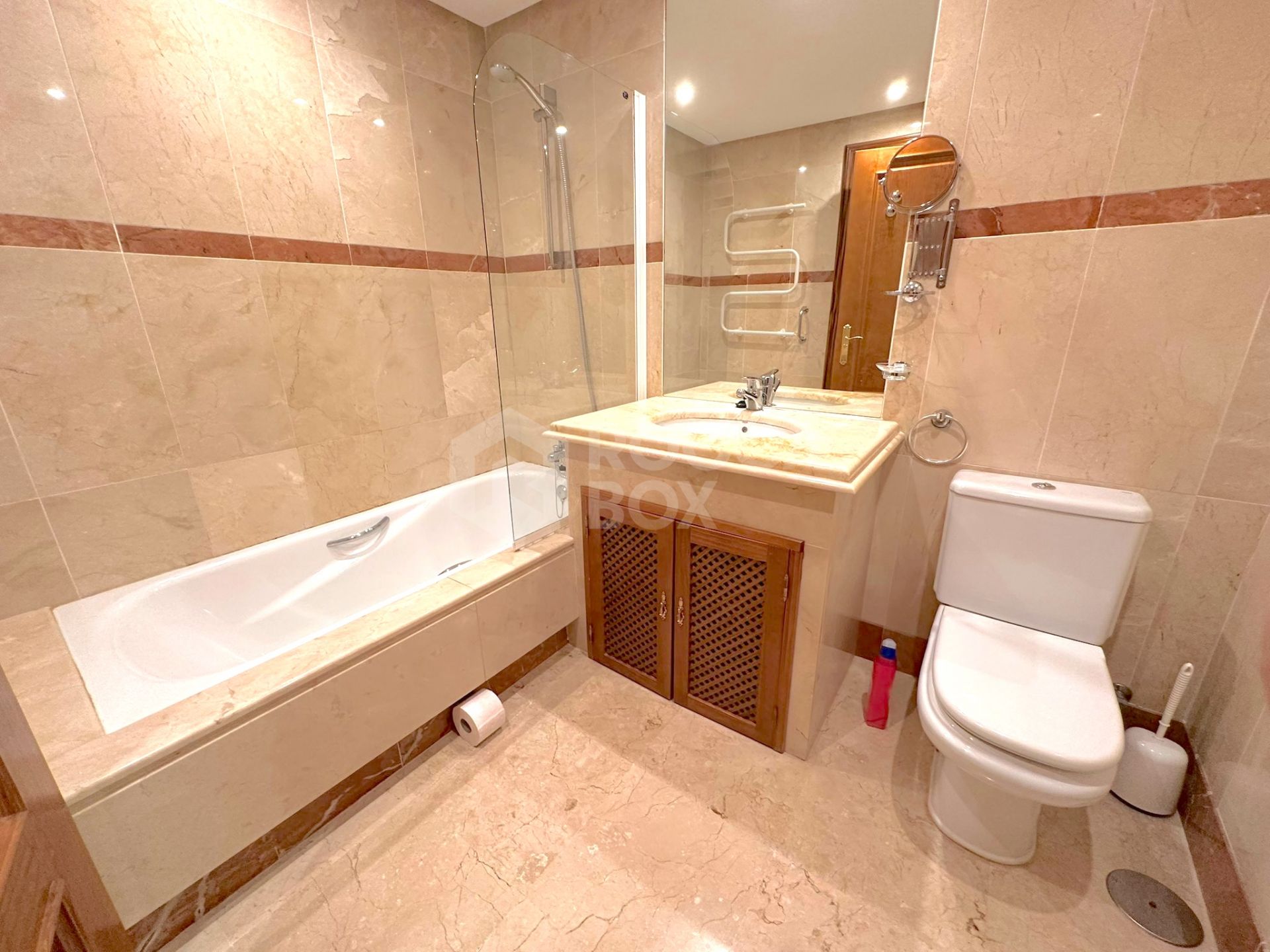 Exclusive Apartment for Sale in Costalita Urbanization, Estepona - New Golden Mile