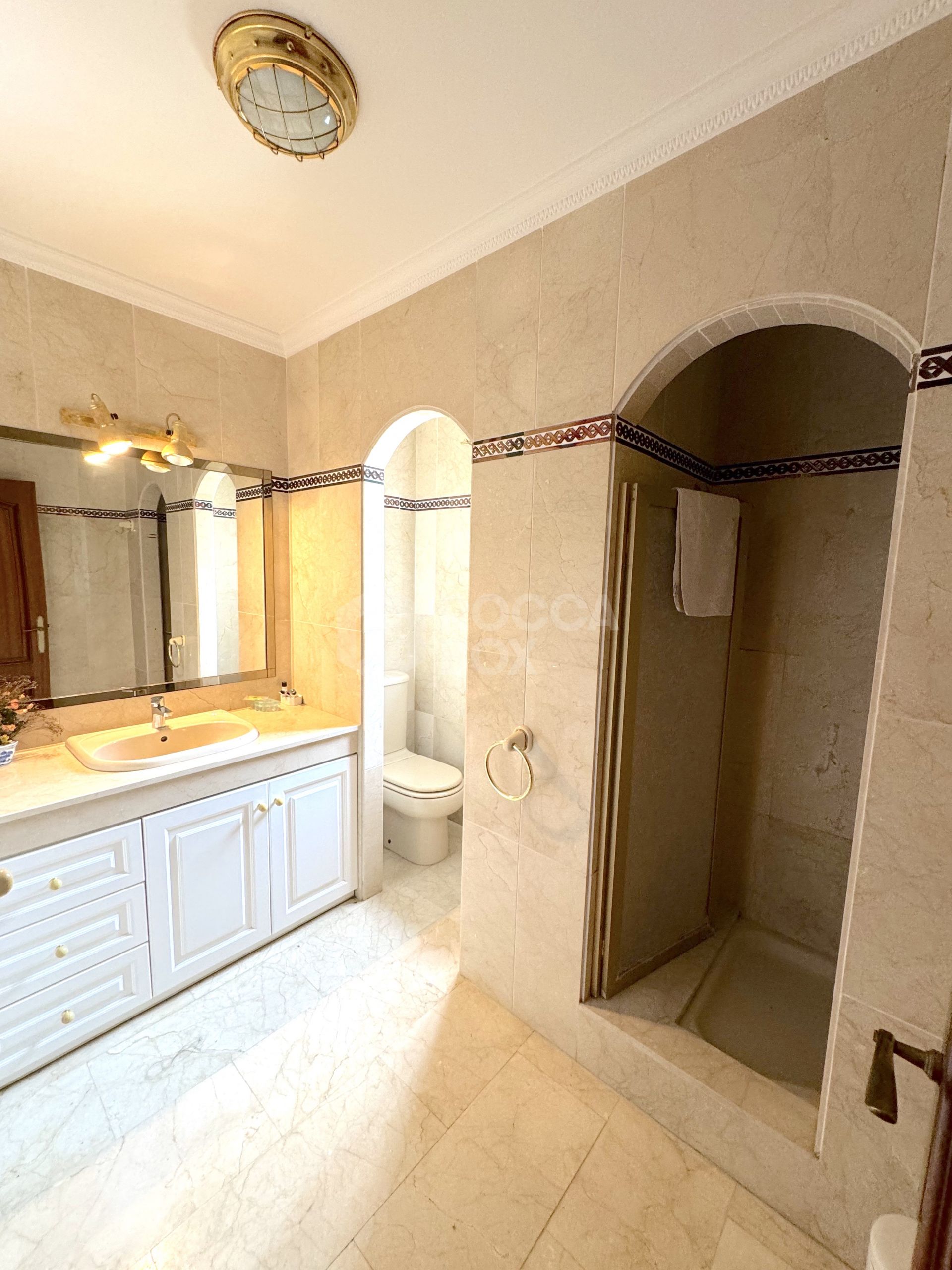 Unique Investment Opportunity in Estepona: Luxury Villa Near the Beach