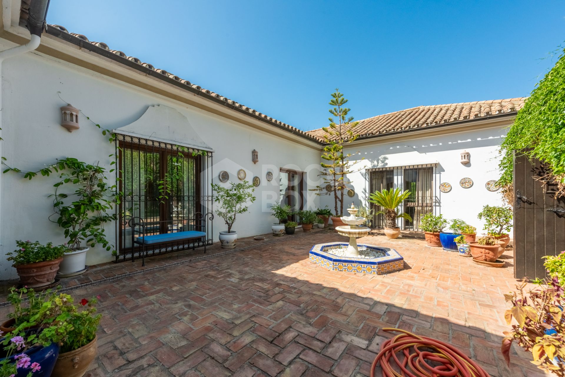 Charming Andalucian style villa in the heart of the Kings and Queens area, Sotogrande Costa.