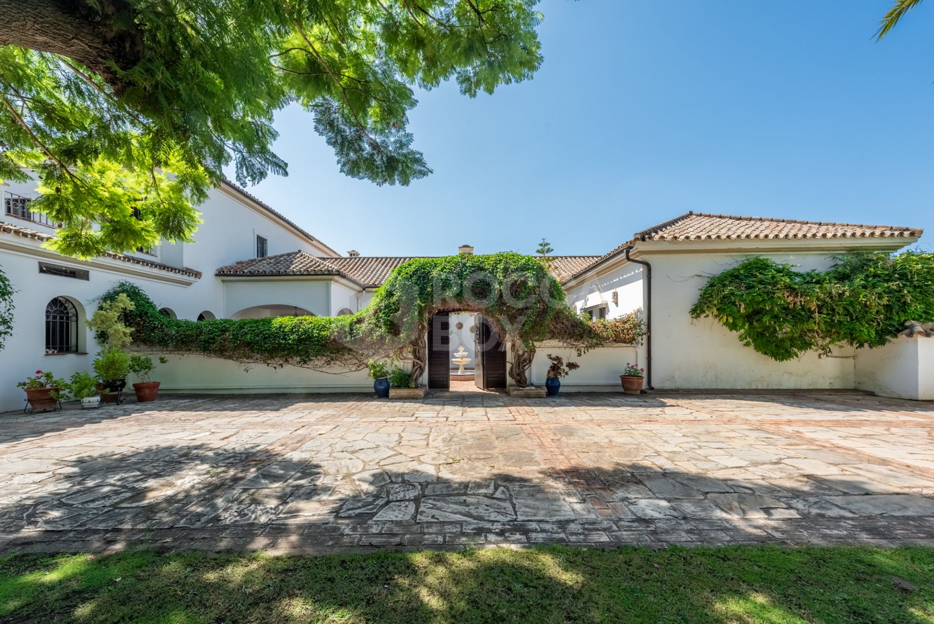 Charming Andalucian style villa in the heart of the Kings and Queens area, Sotogrande Costa.