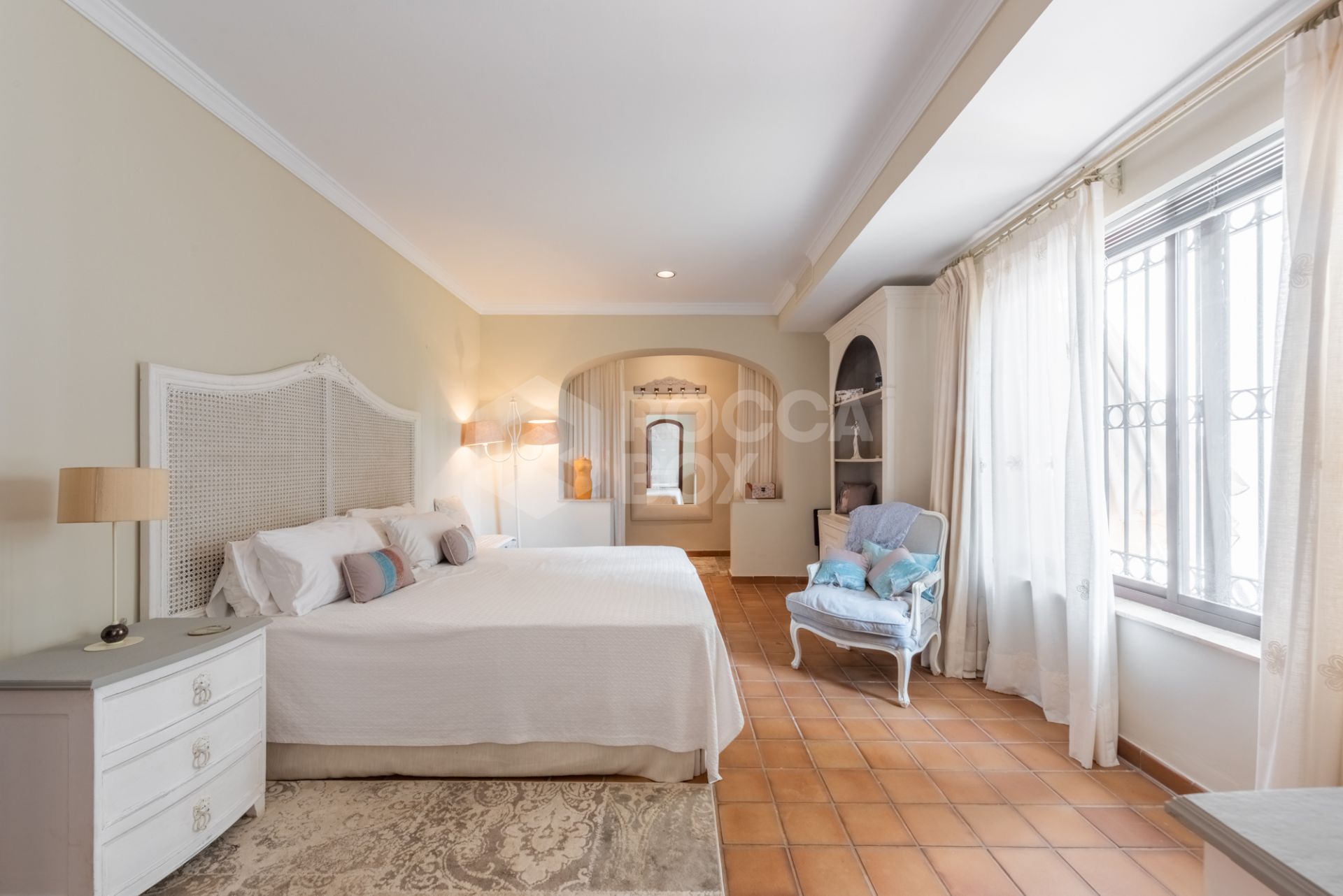 Charming Andalucian style villa in the heart of the Kings and Queens area, Sotogrande Costa.