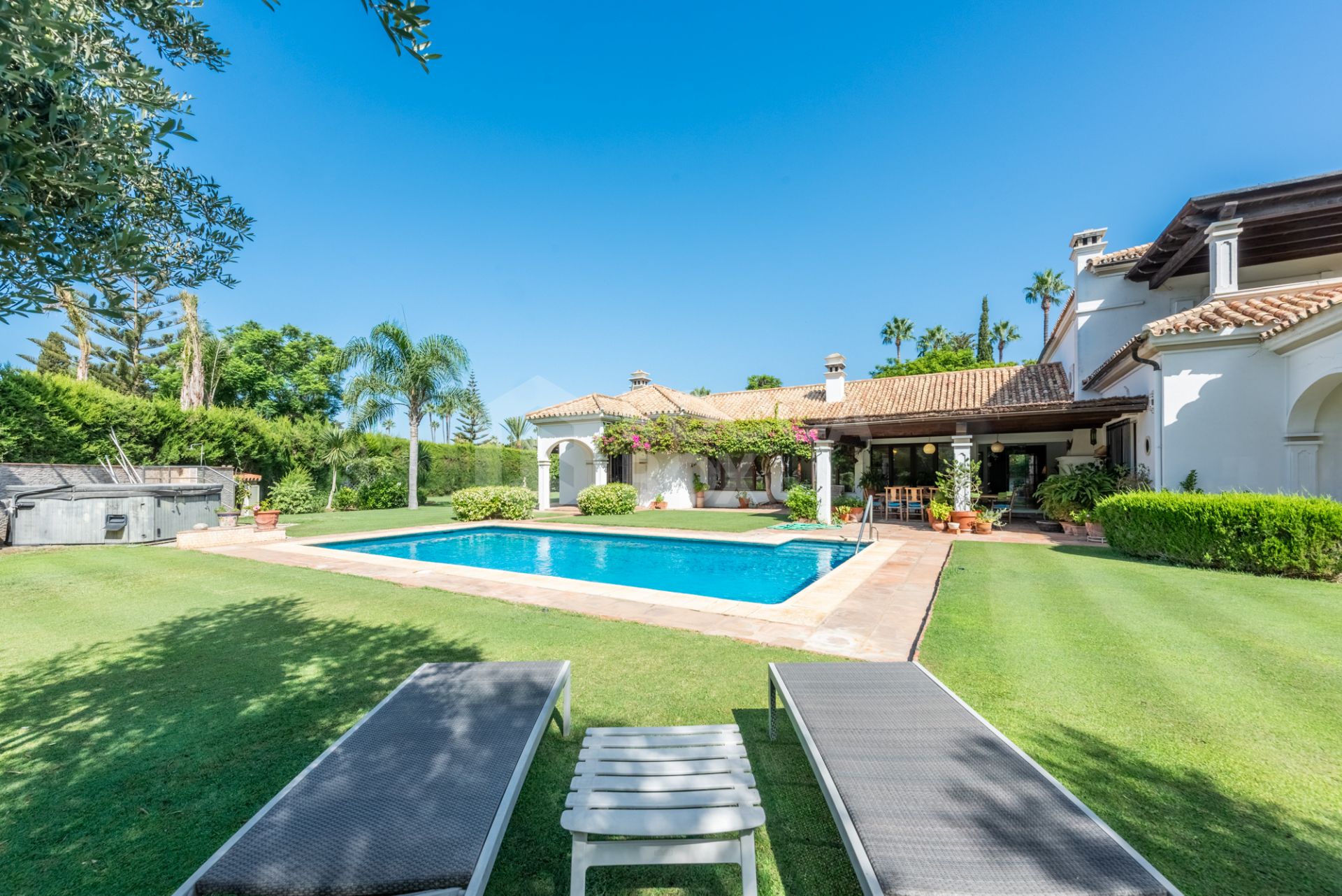 Charming Andalucian style villa in the heart of the Kings and Queens area, Sotogrande Costa.