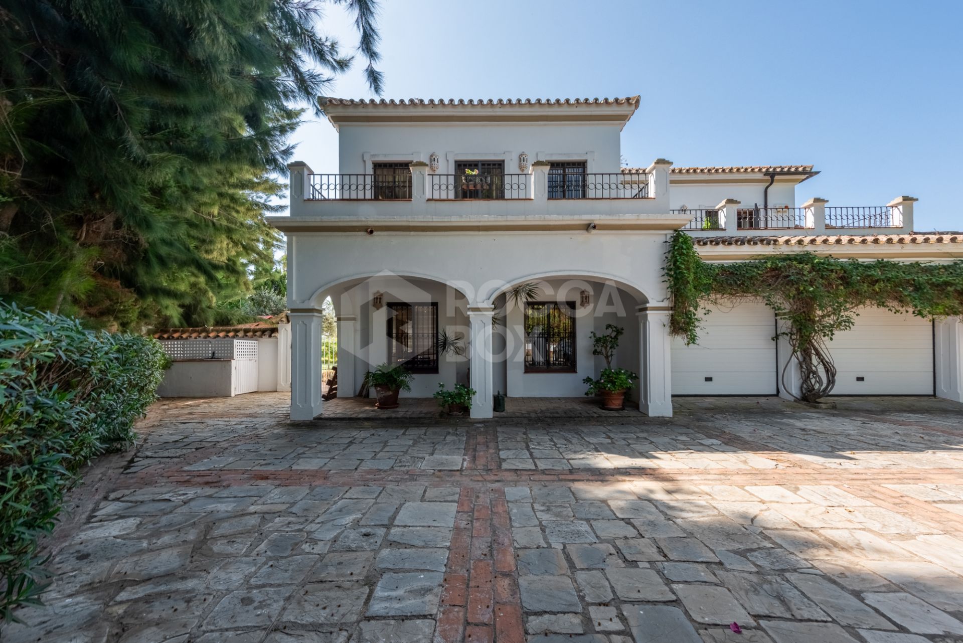 Charming Andalucian style villa in the heart of the Kings and Queens area, Sotogrande Costa.