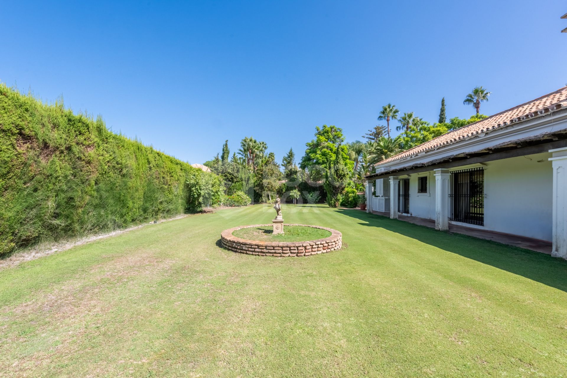 Charming Andalucian style villa in the heart of the Kings and Queens area, Sotogrande Costa.