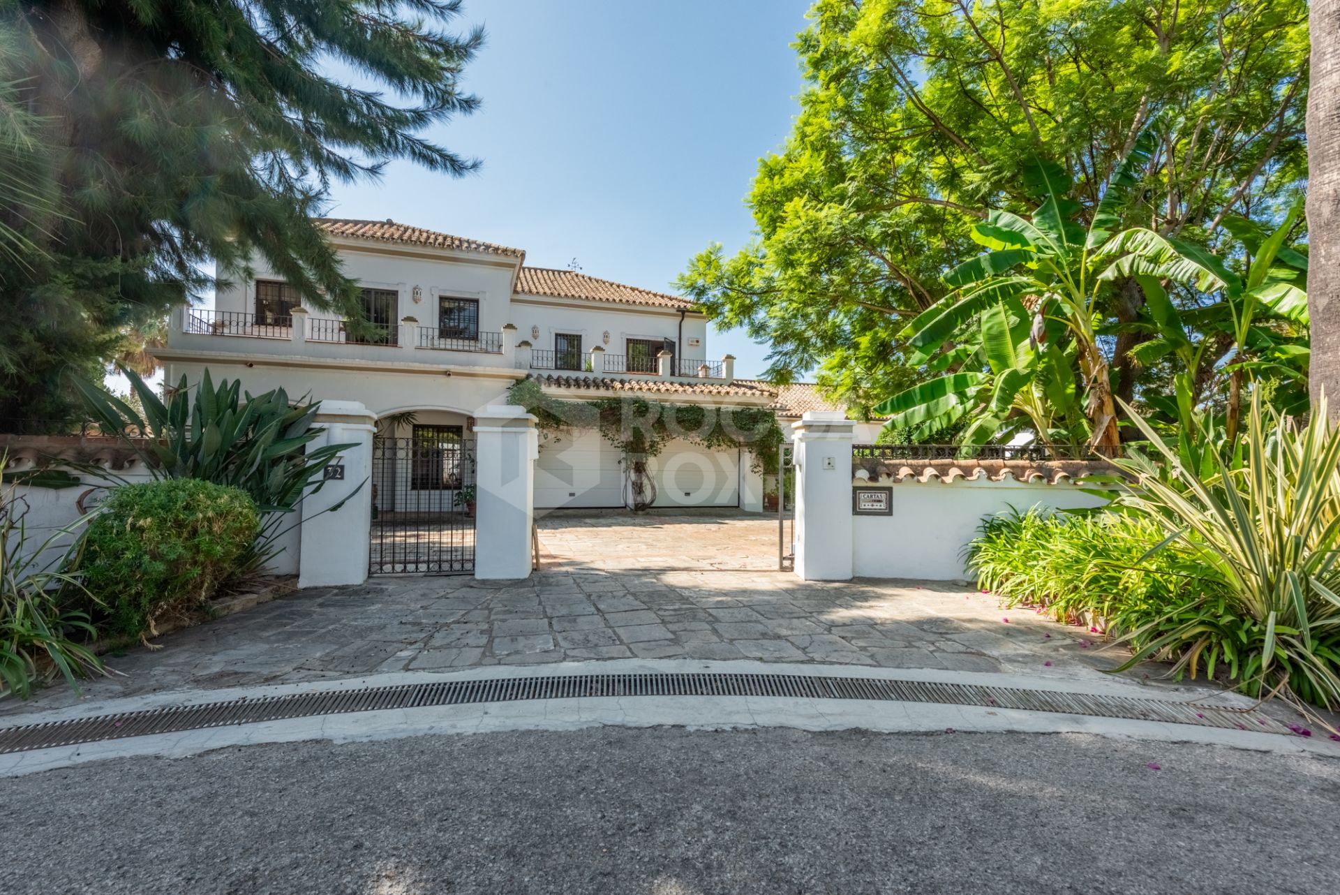 Charming Andalucian style villa in the heart of the Kings and Queens area, Sotogrande Costa.