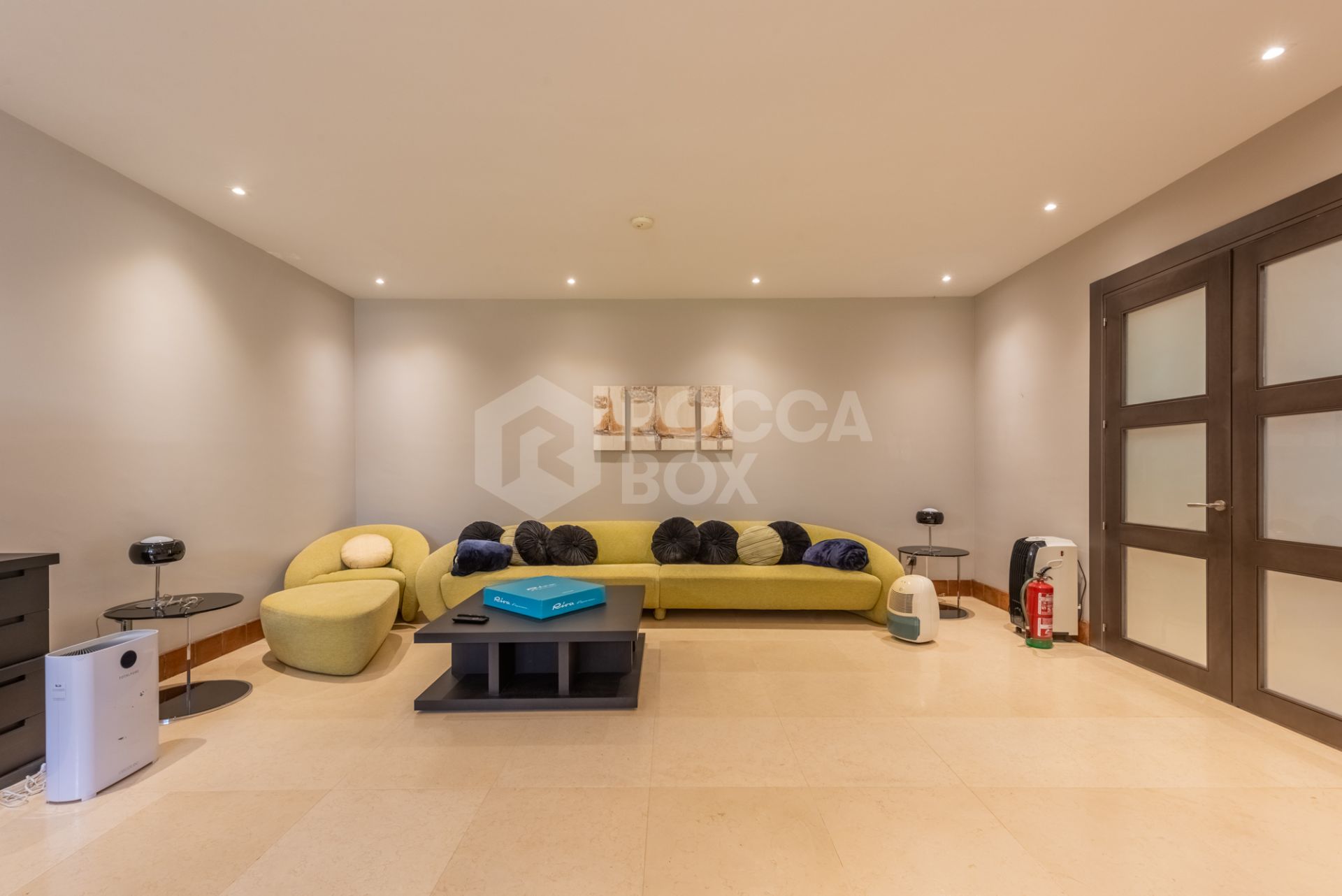 A superb villa built on an elevated site with outstanding panoramic views over golf courses to mountains and the sea.