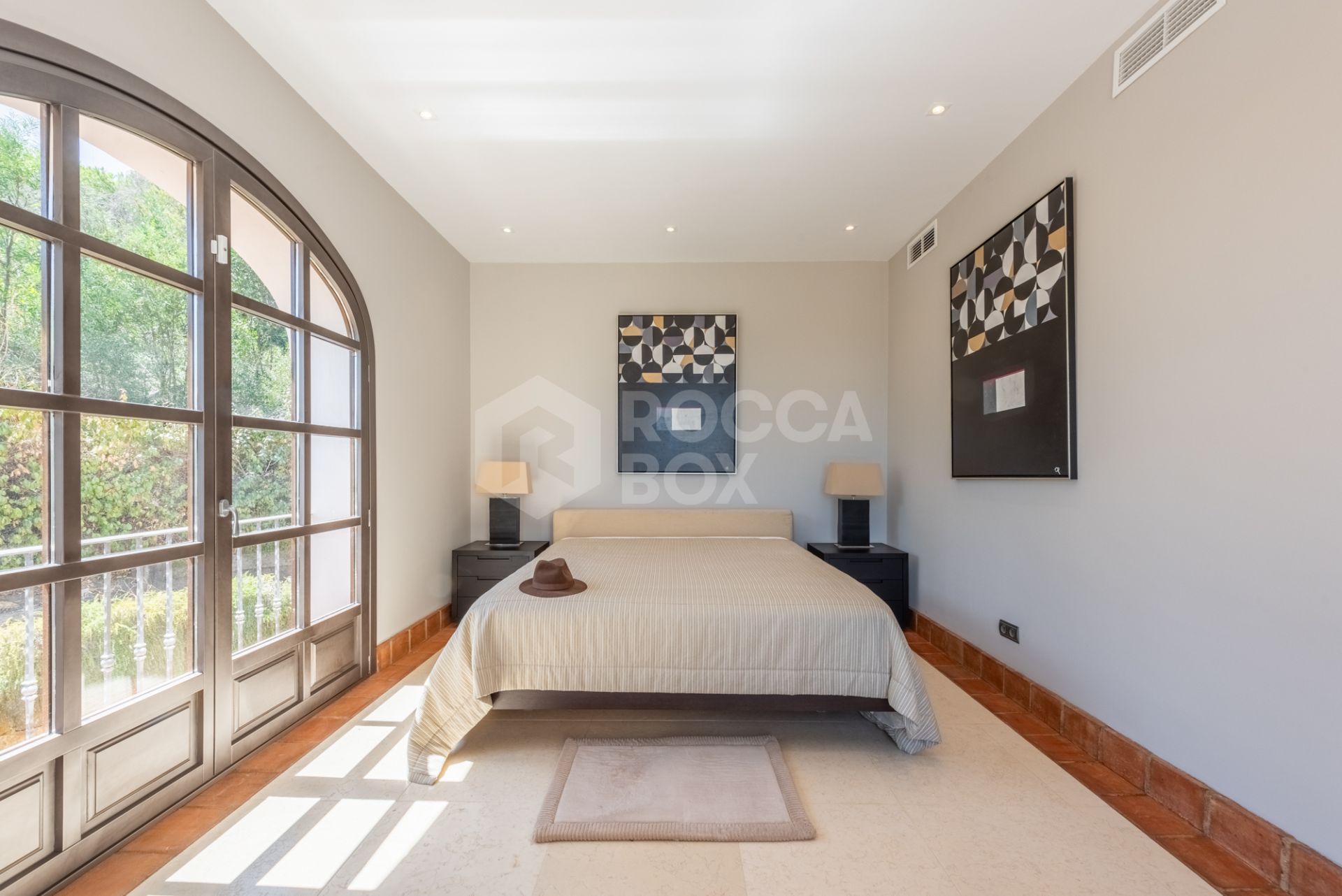 A superb villa built on an elevated site with outstanding panoramic views over golf courses to mountains and the sea.