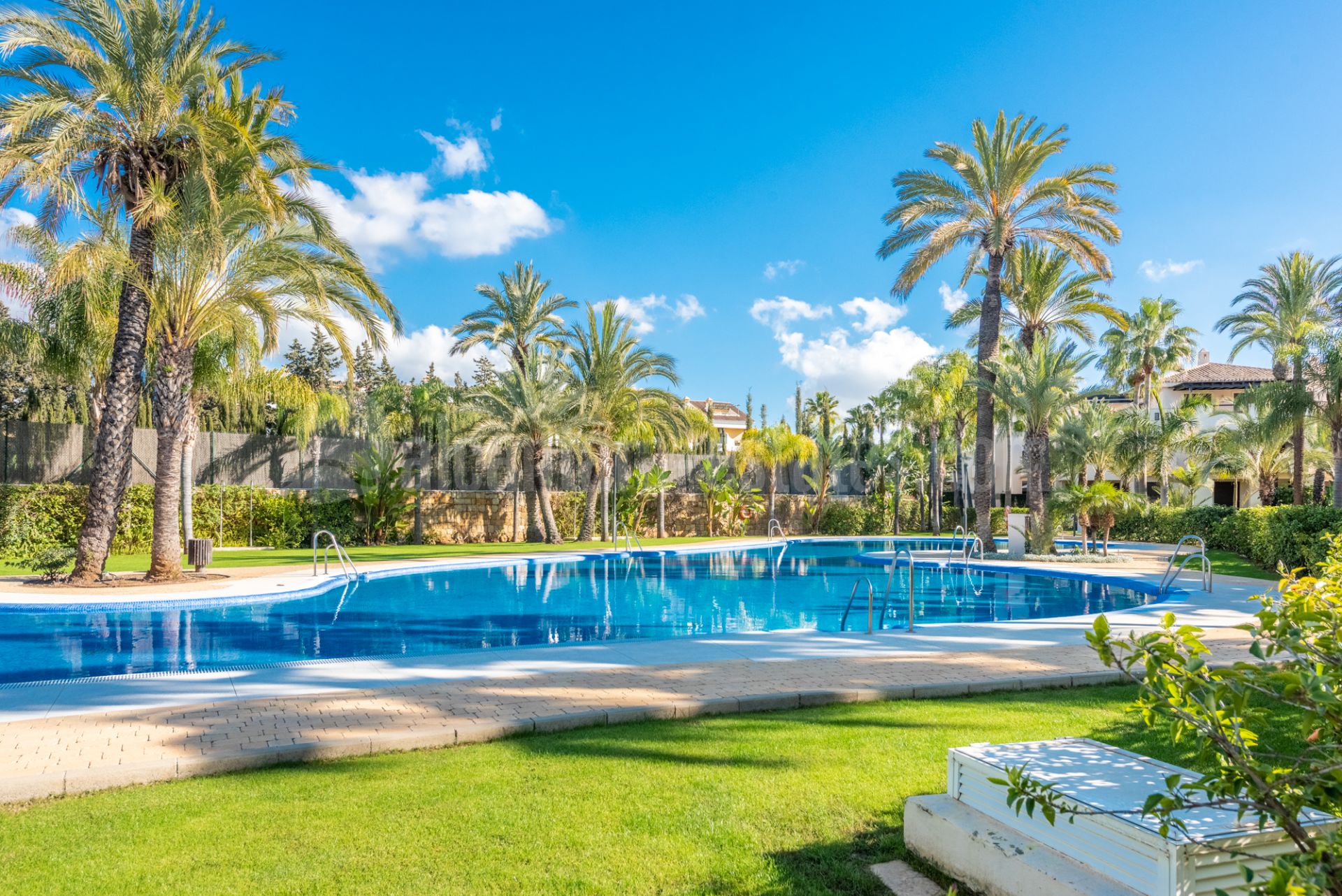Ground Floor Apartment in Medina de Banús, Marbella