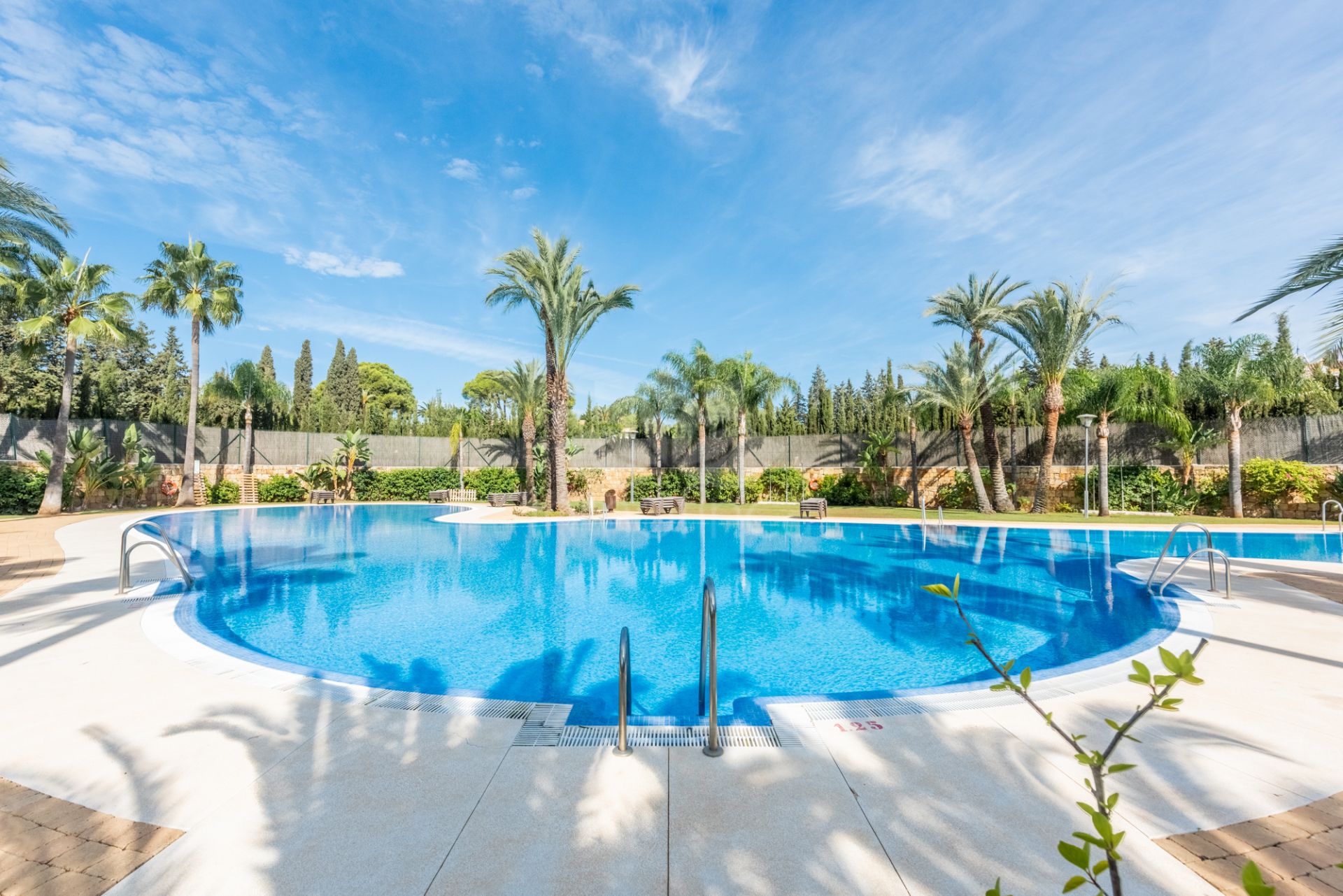 Apartamento Planta Baja en Medina de Banús, Marbella