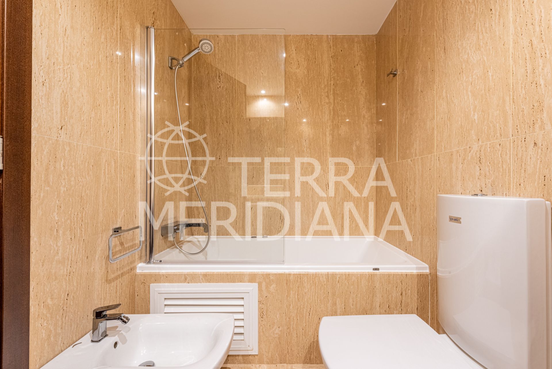 Ground Floor Apartment in Medina de Banús, Marbella