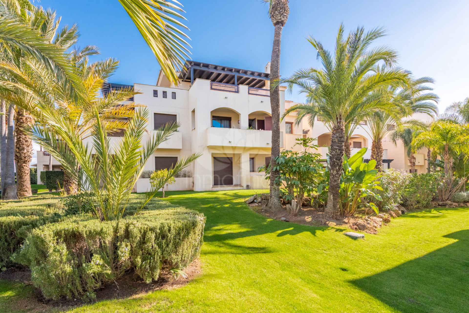 Apartamento Planta Baja en Medina de Banús, Marbella