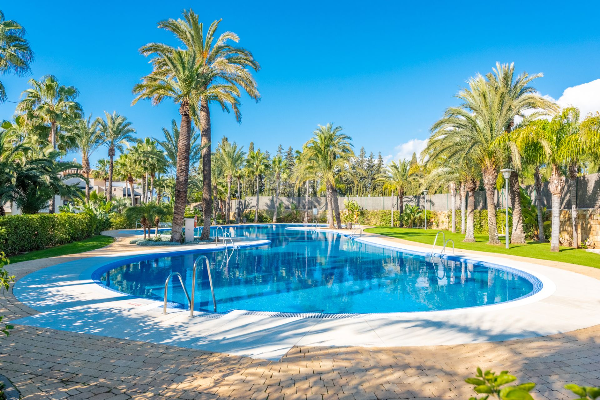 Apartamento Planta Baja en Medina de Banús, Marbella